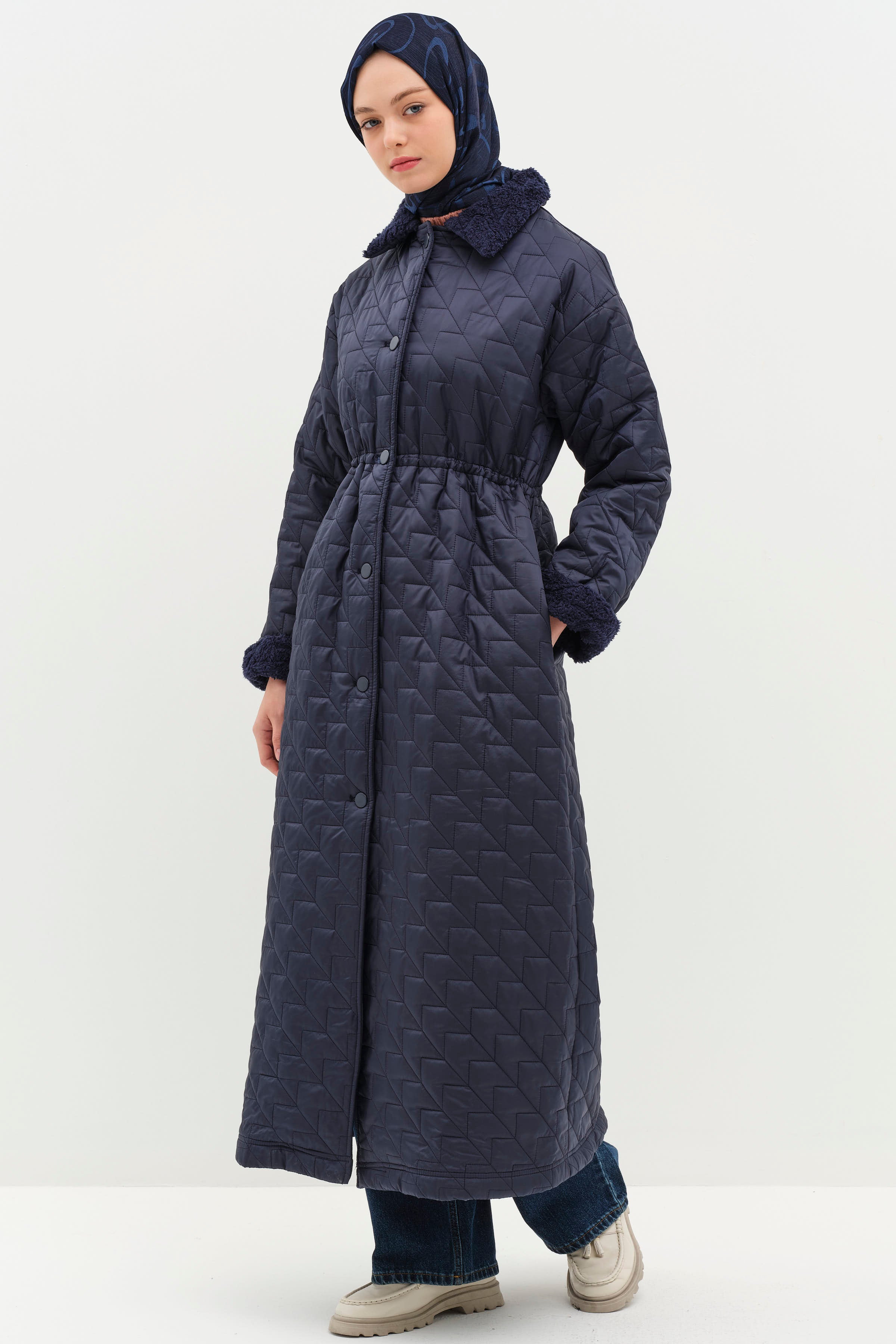 Peluş Detaylı Kapitone Manto - İndigo TUGBA