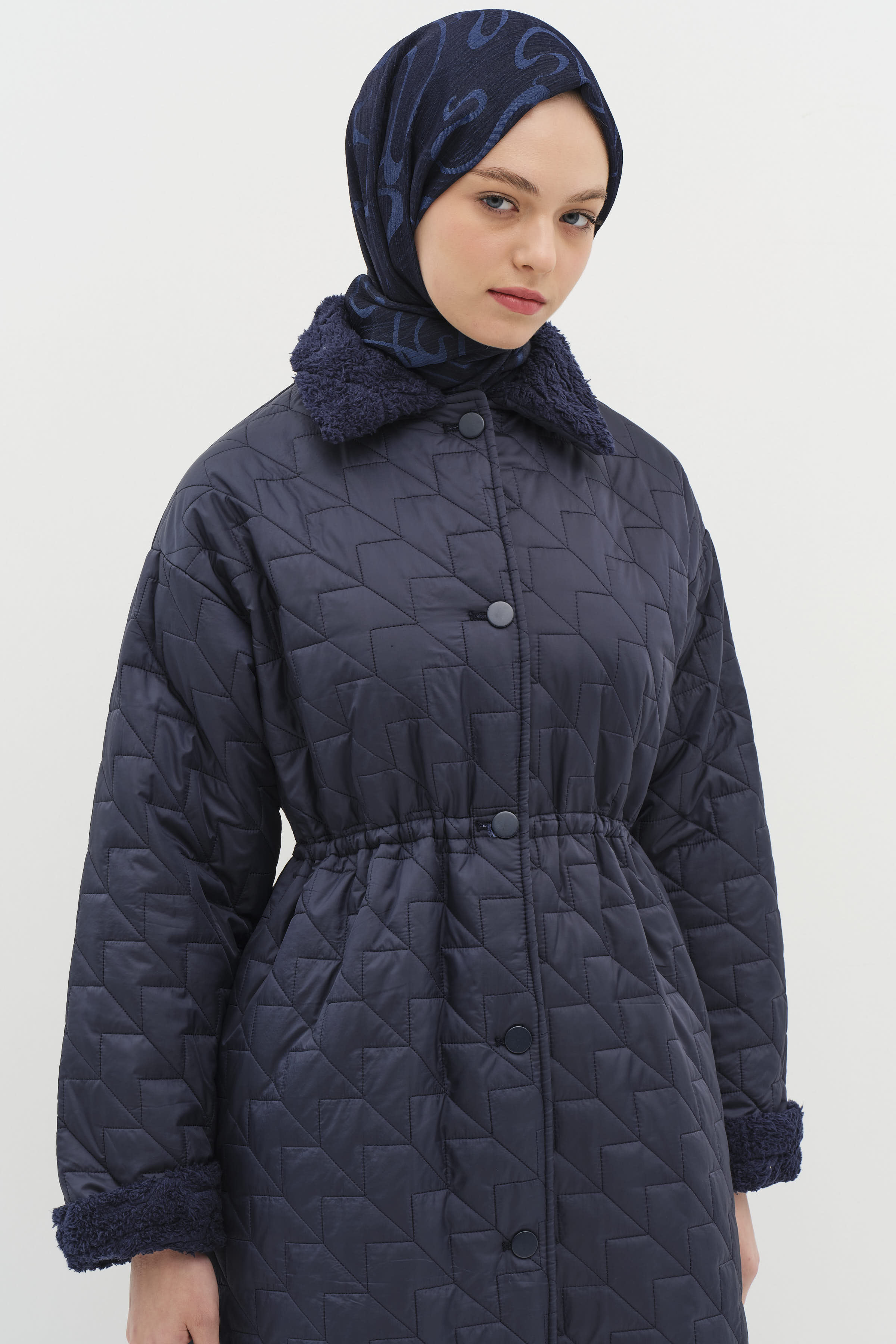 Peluş Detaylı Kapitone Manto - İndigo TUGBA