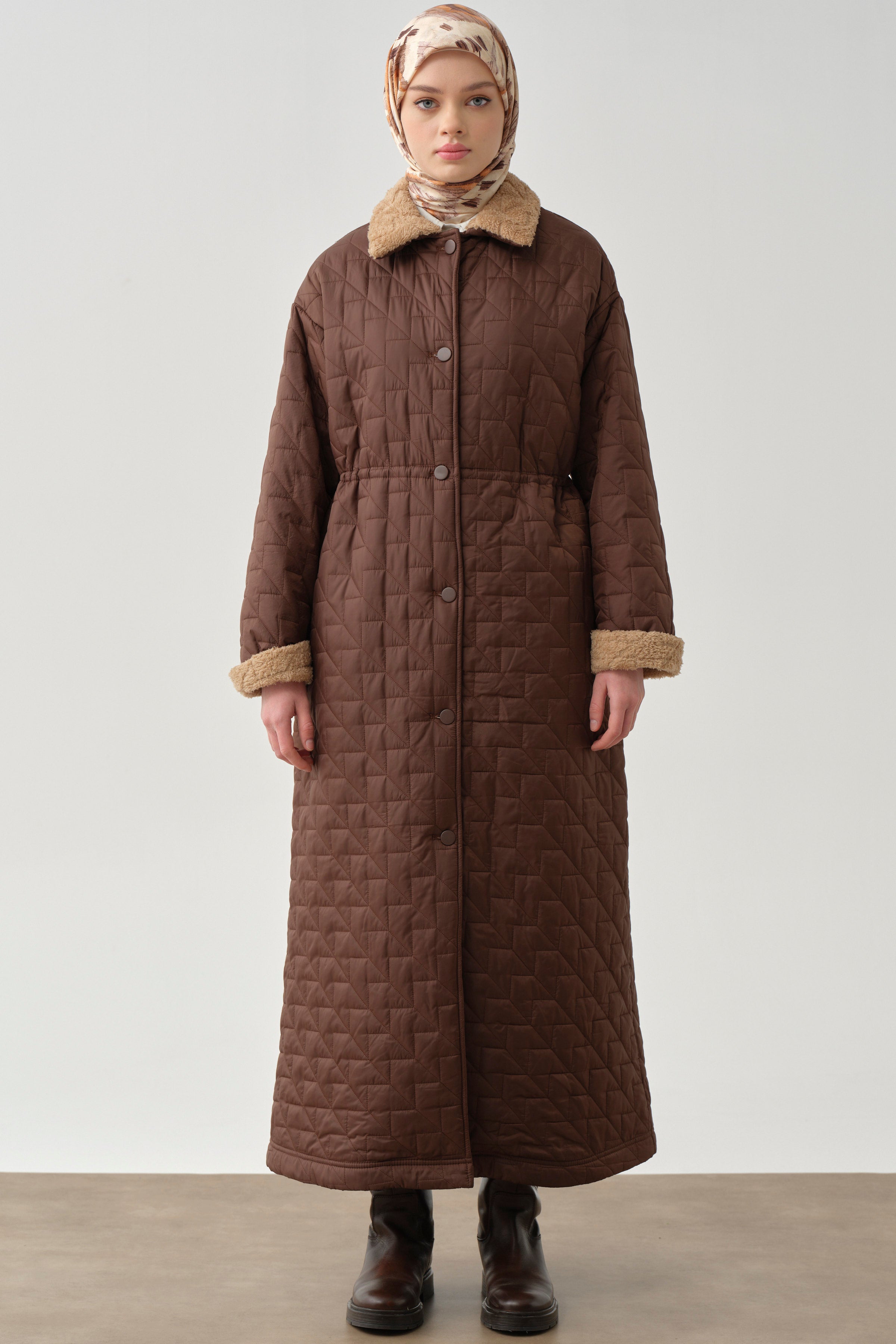 Peluş Detaylı Kapitone Manto - Kahve TUGBA