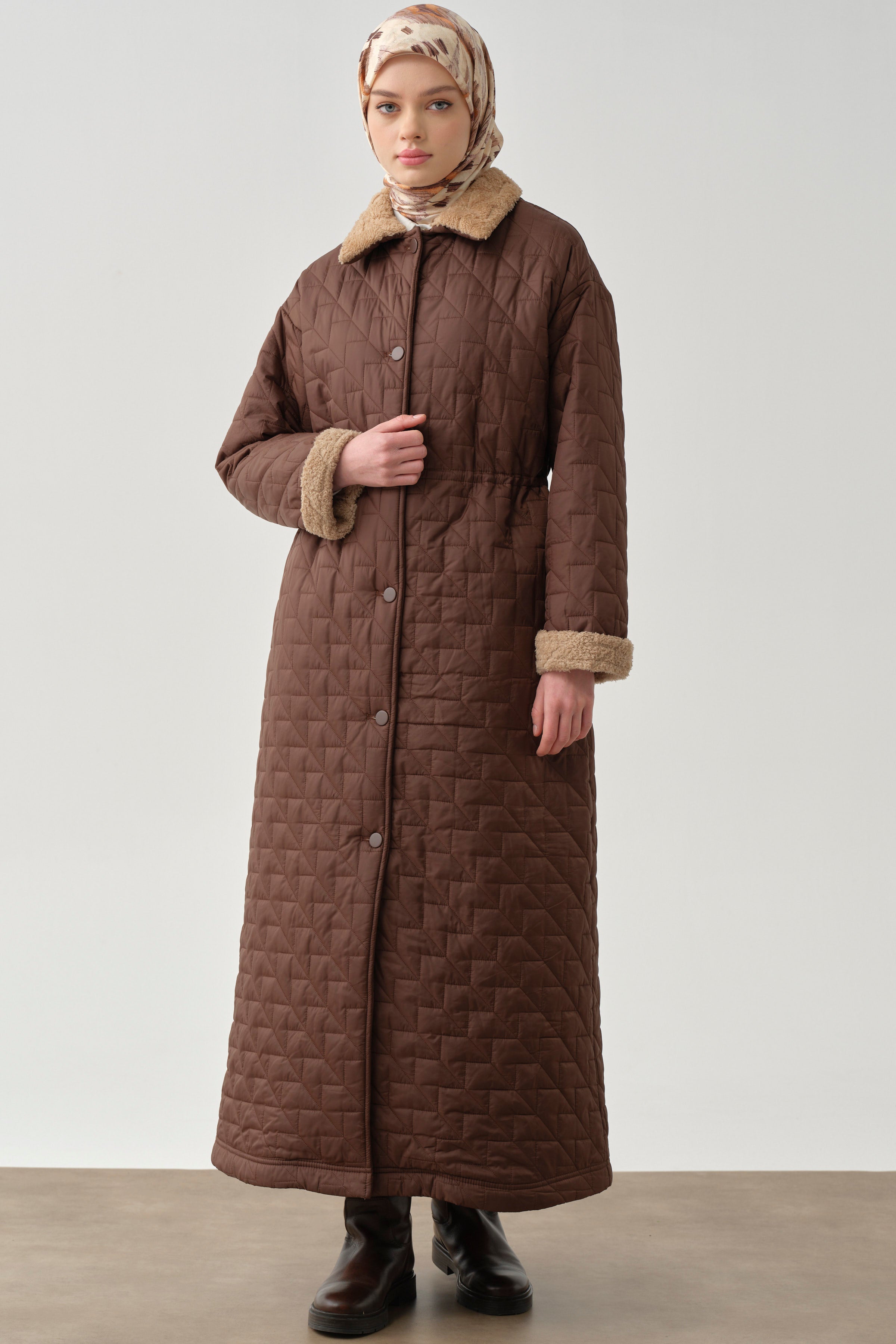 Peluş Detaylı Kapitone Manto - Kahve TUGBA