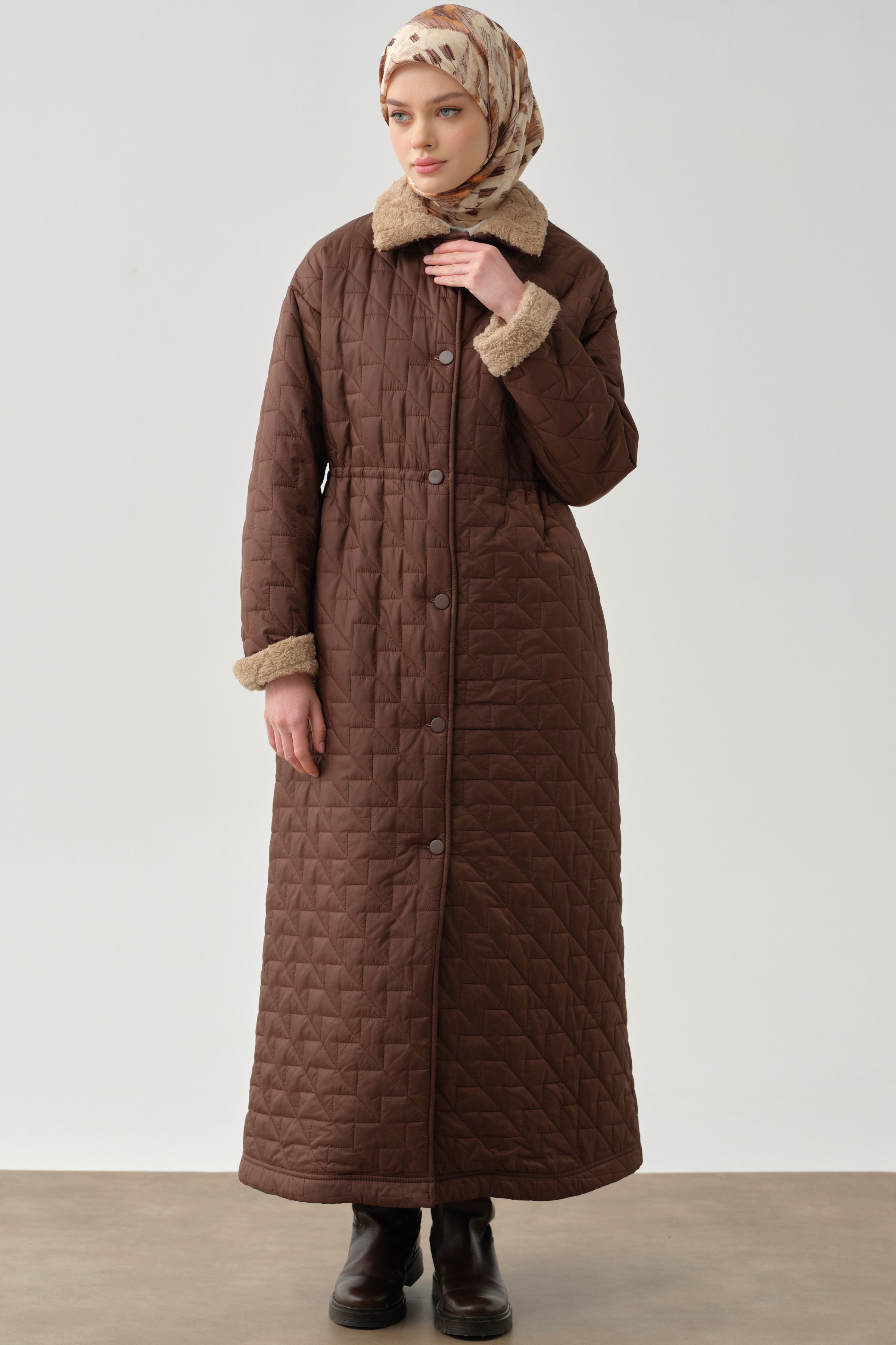 Peluş Detaylı Kapitone Manto - Kahve TUGBA