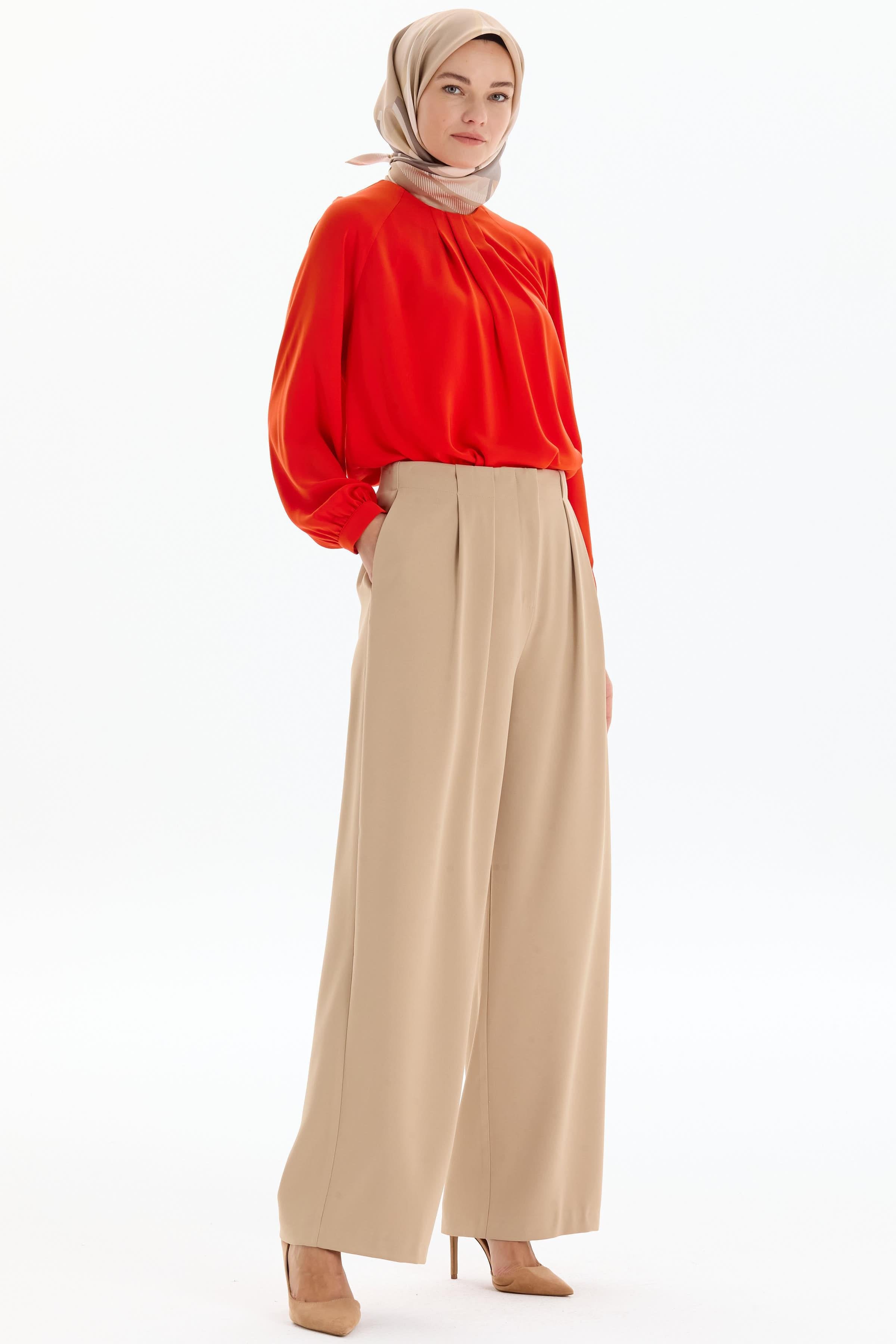 Pile Detaylı Bol Paça Pantolon - Bej TUGBA