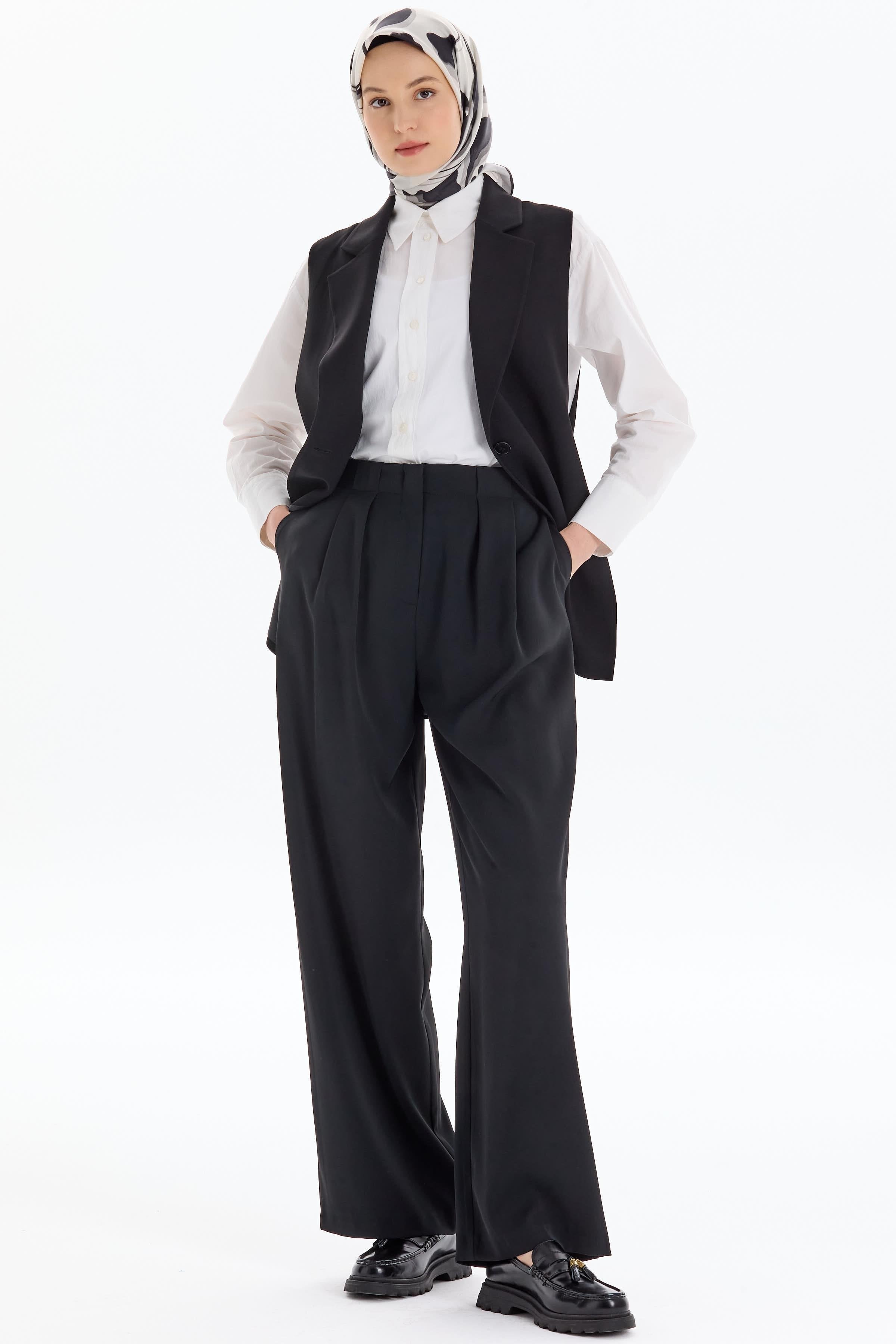 Pile Detaylı Bol Paça Pantolon - Siyah TUGBA