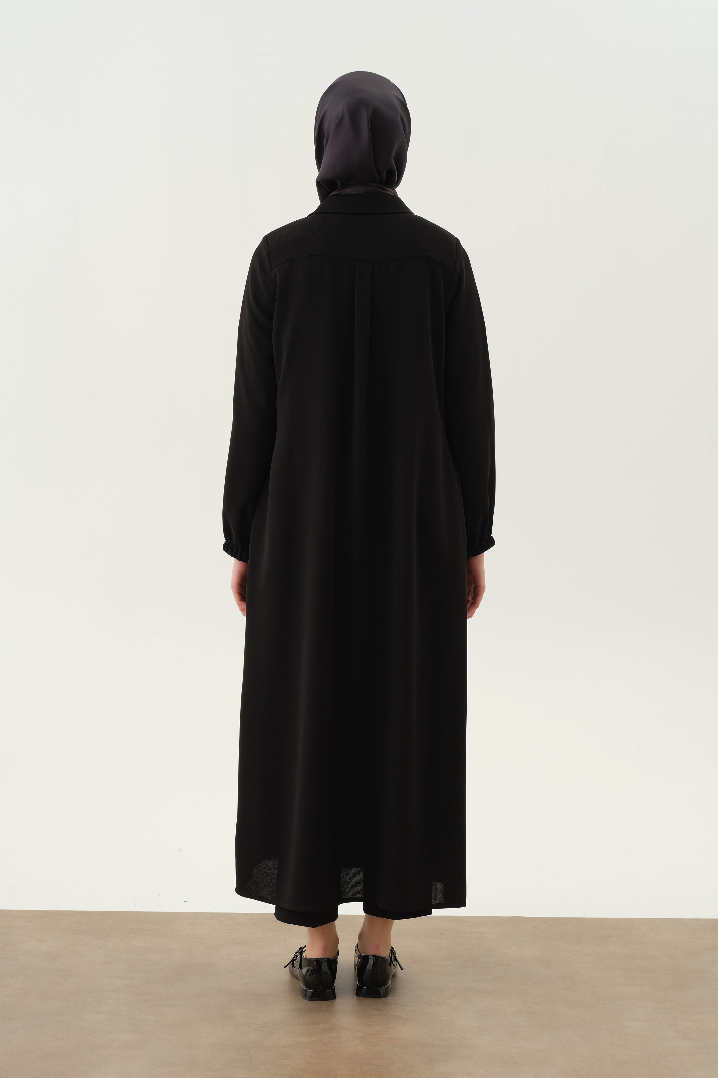 Pile Detaylı Kol Lastikli Ferace - Siyah TUGBA