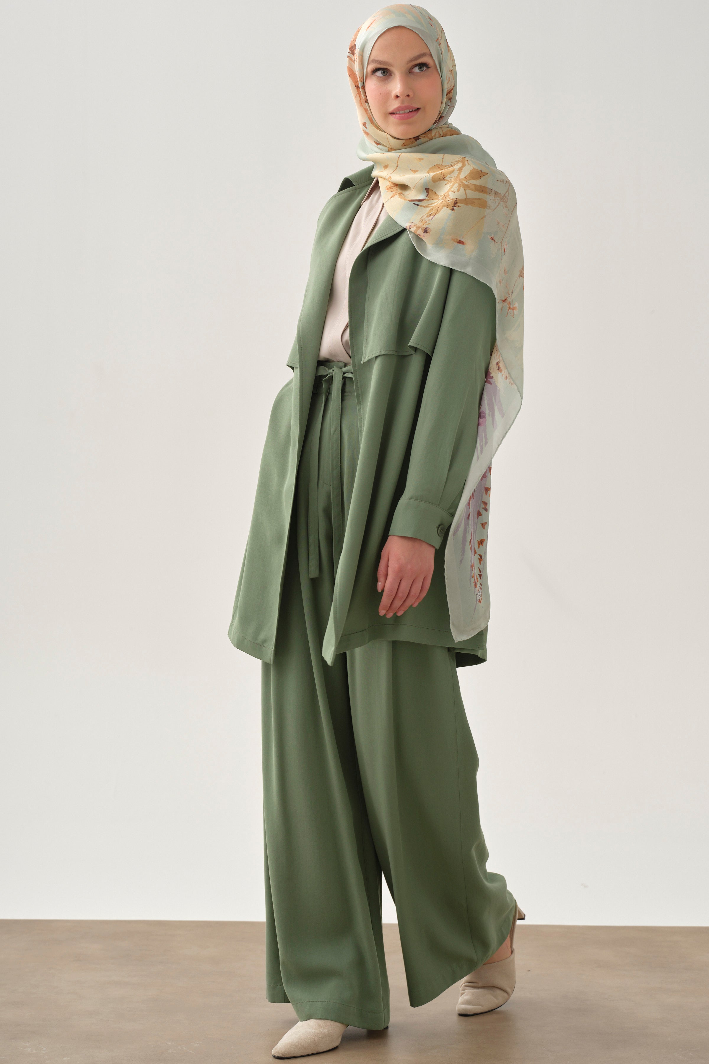 Pileli Kemerli Pantolon - Göl Yeşili TUGBA