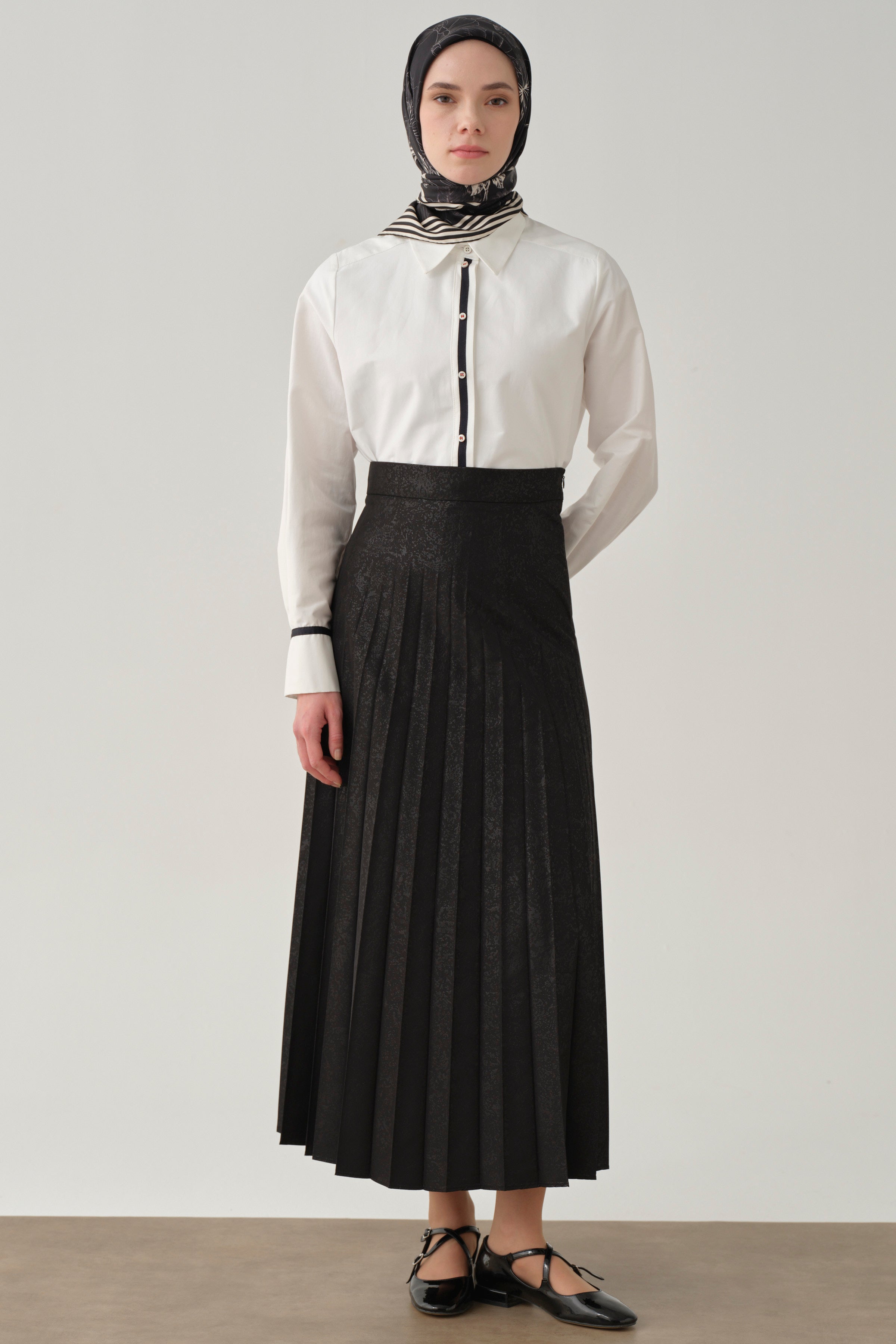 Plisoley Etek - Siyah TUGBA