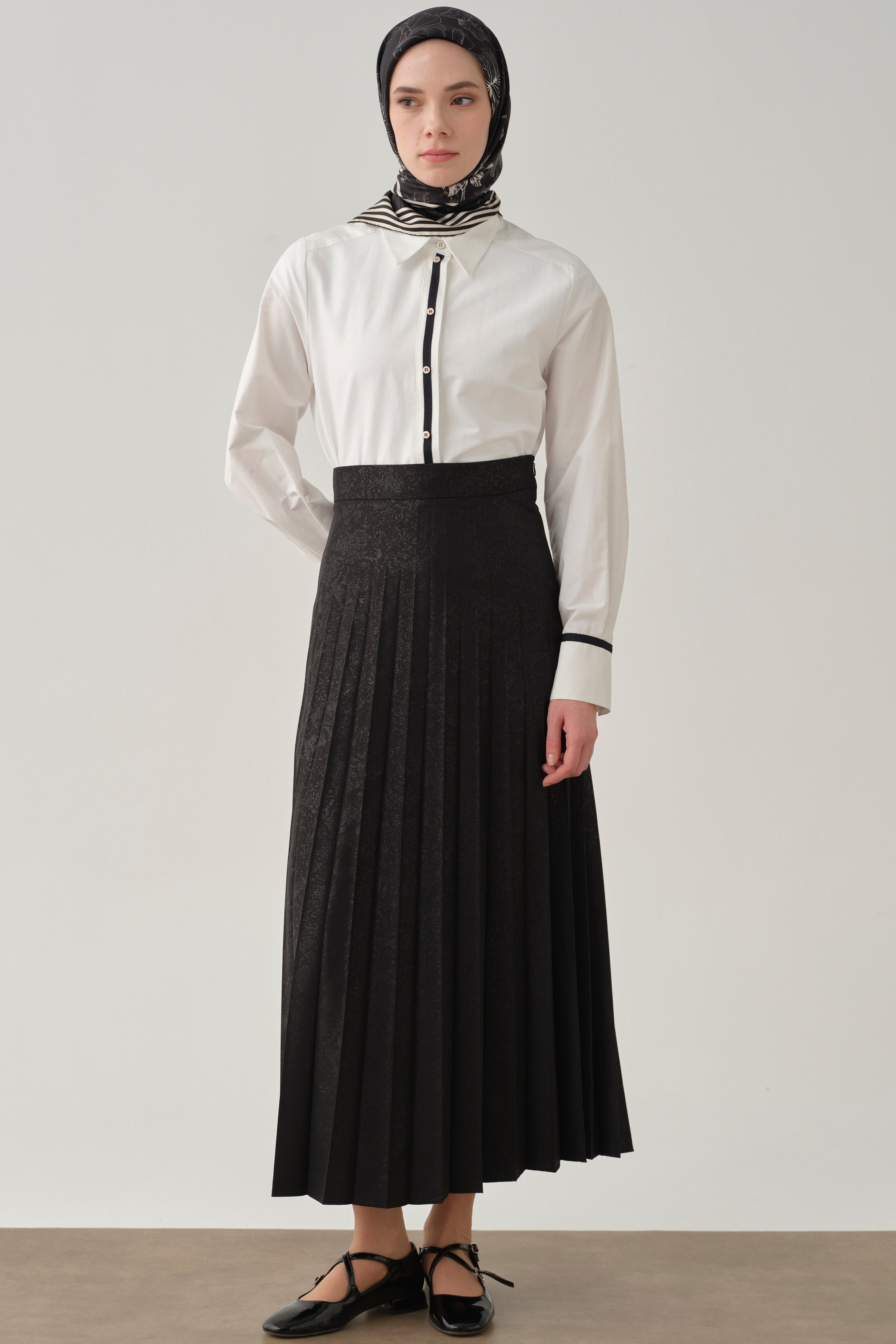 Plisoley Etek - Siyah TUGBA