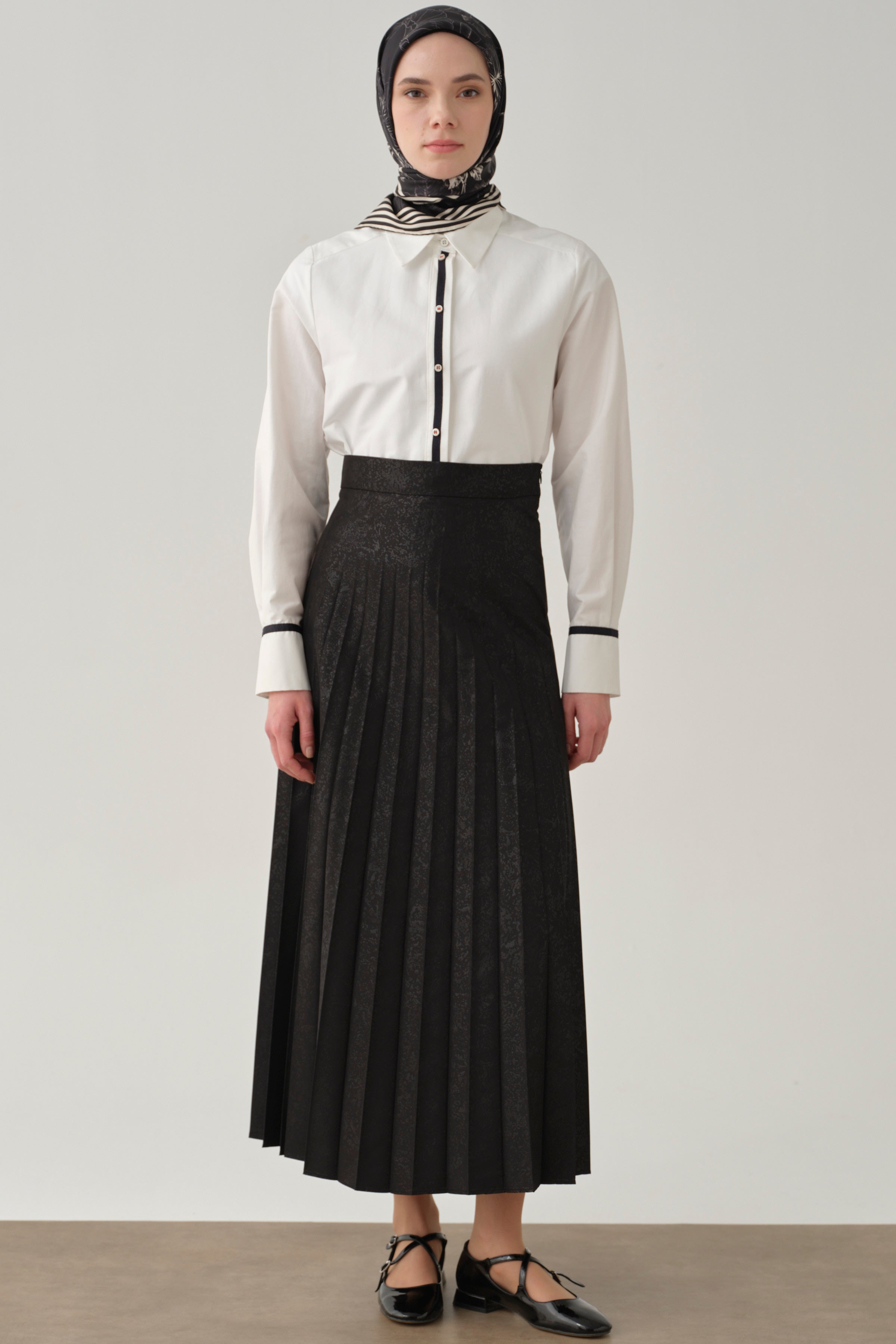 Plisoley Etek - Siyah TUGBA