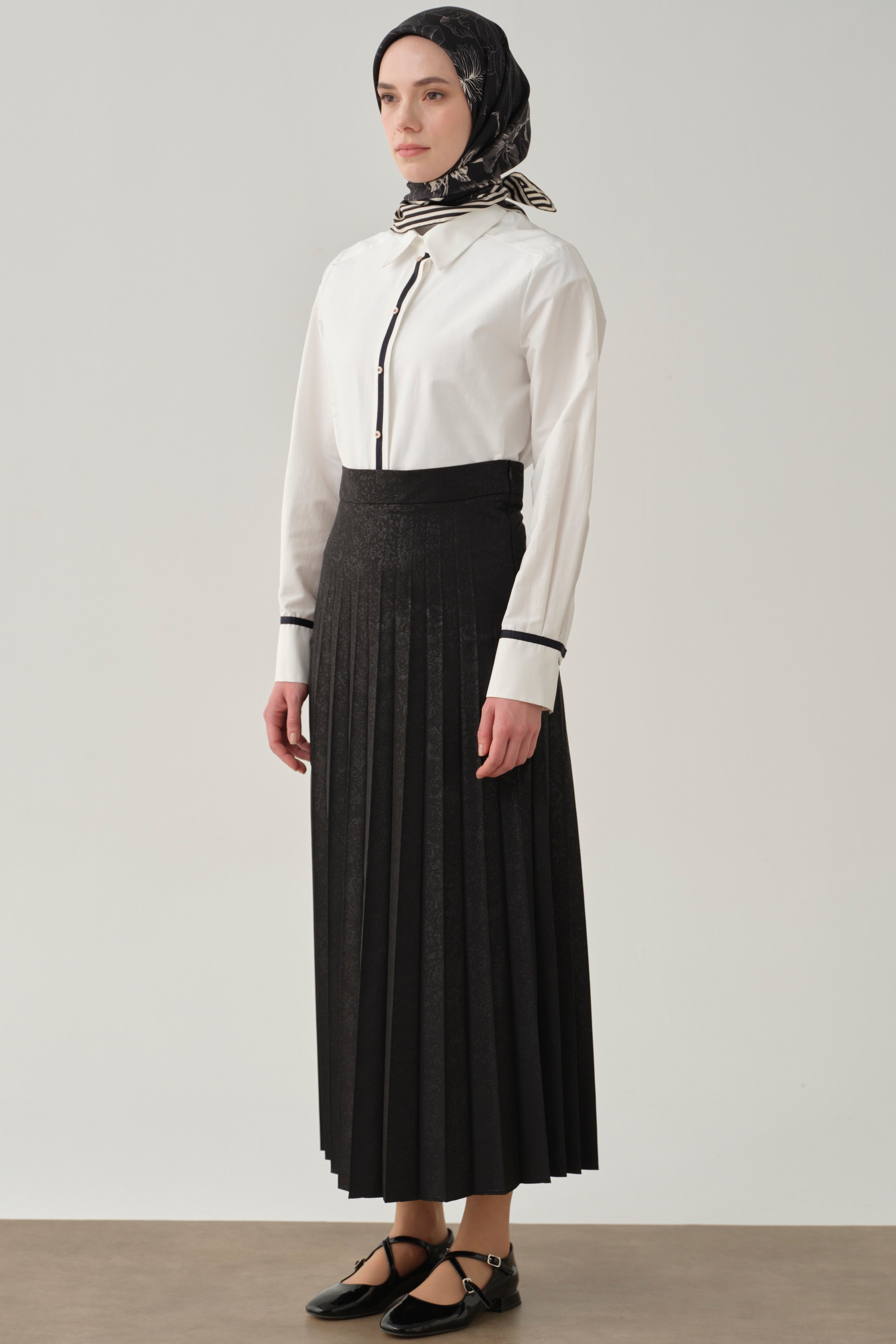 Plisoley Etek - Siyah TUGBA