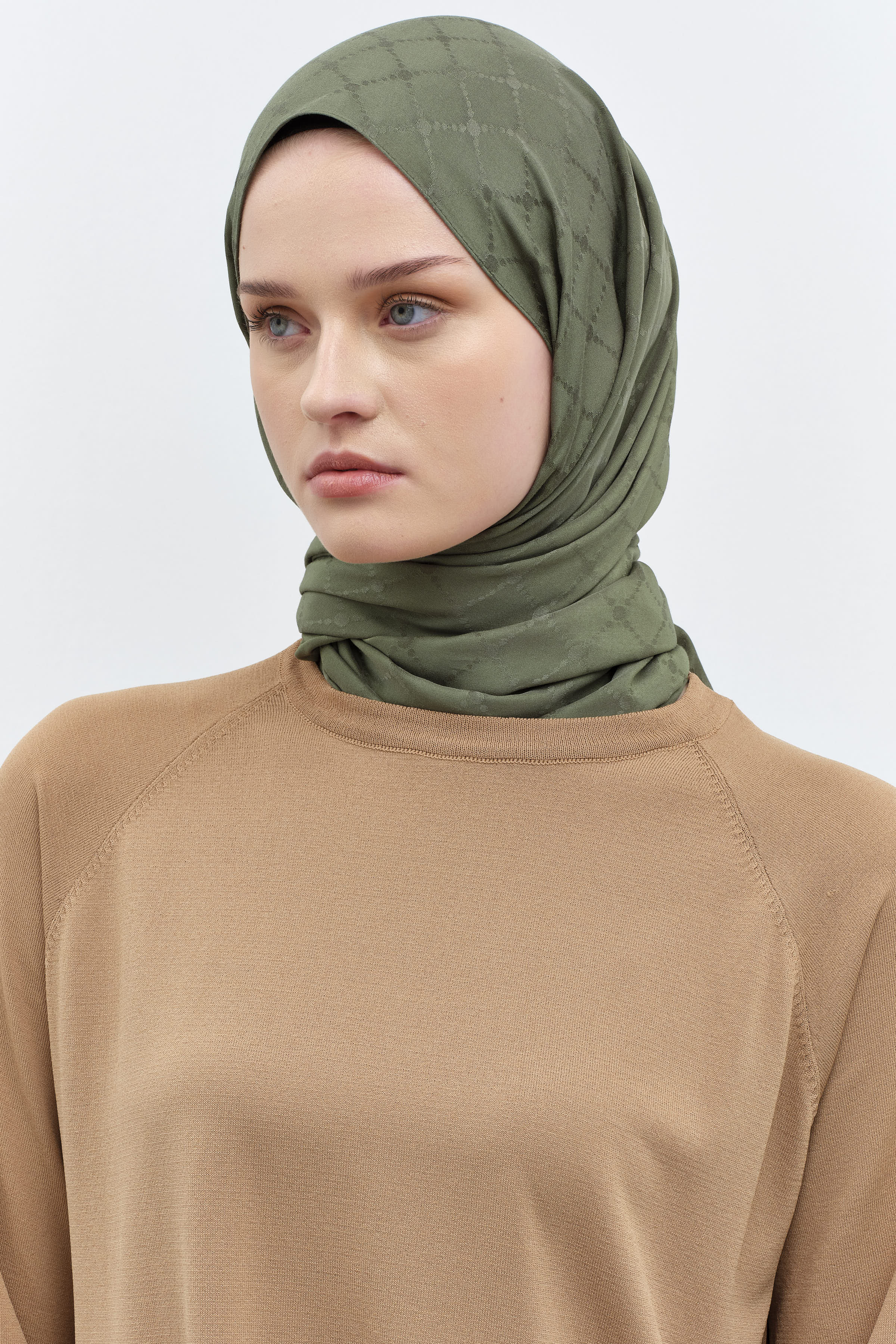 Puan Kare Desen Viskon Şal - Haki TUGBA