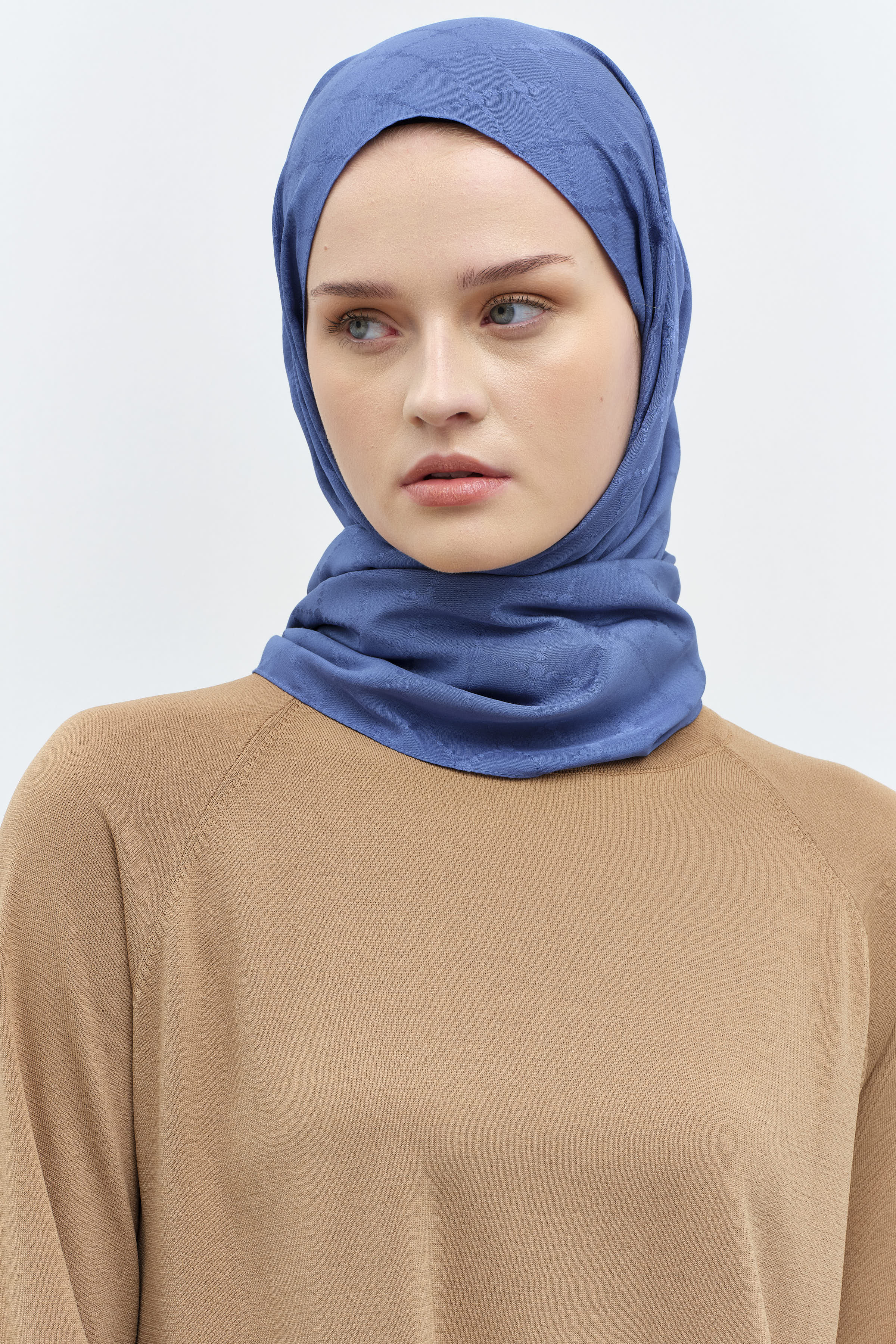 Puan Kare Desen Viskon Şal - İndigo TUGBA