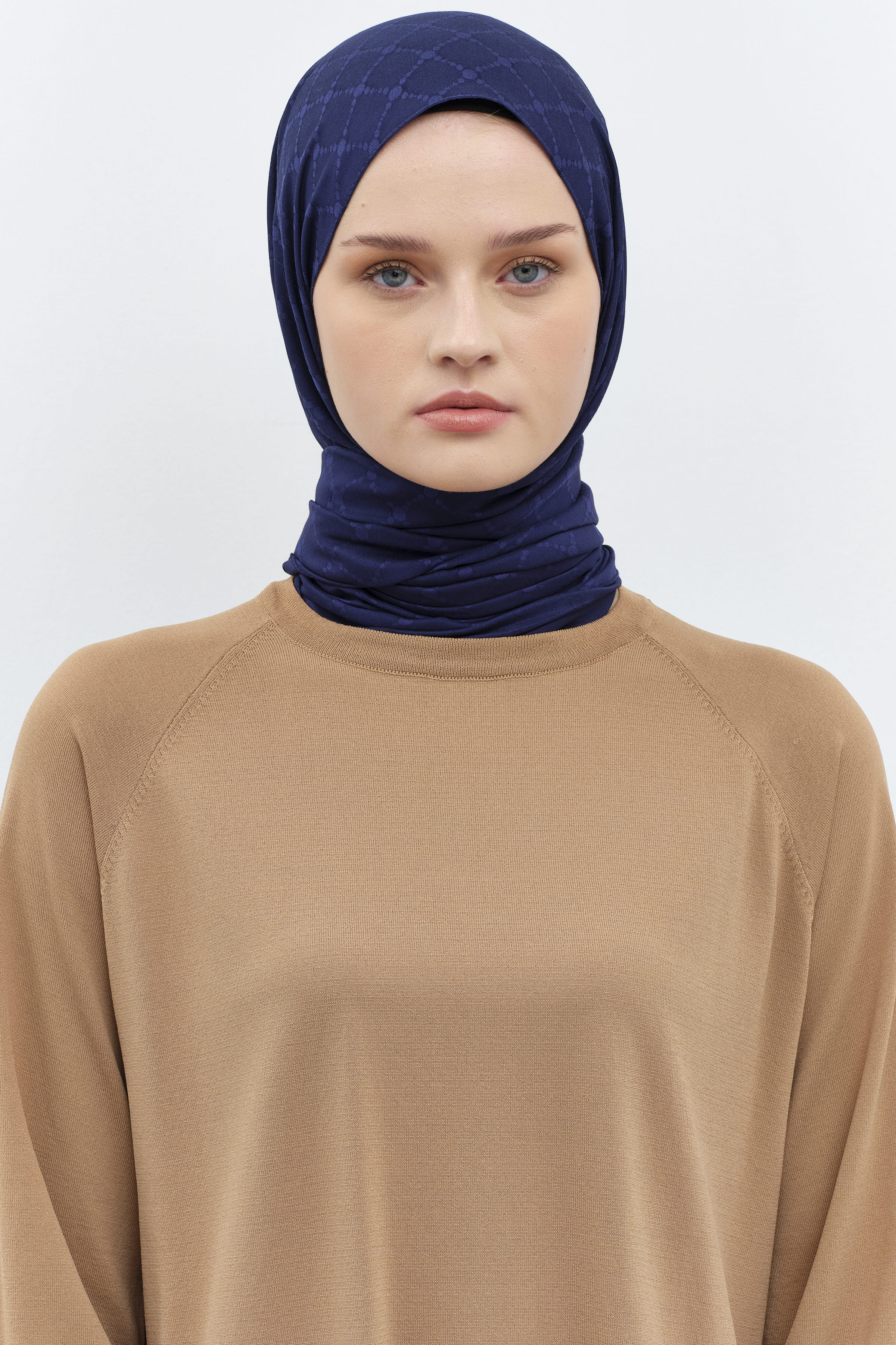 Puan Kare Desen Viskon Şal - Lacivert TUGBA