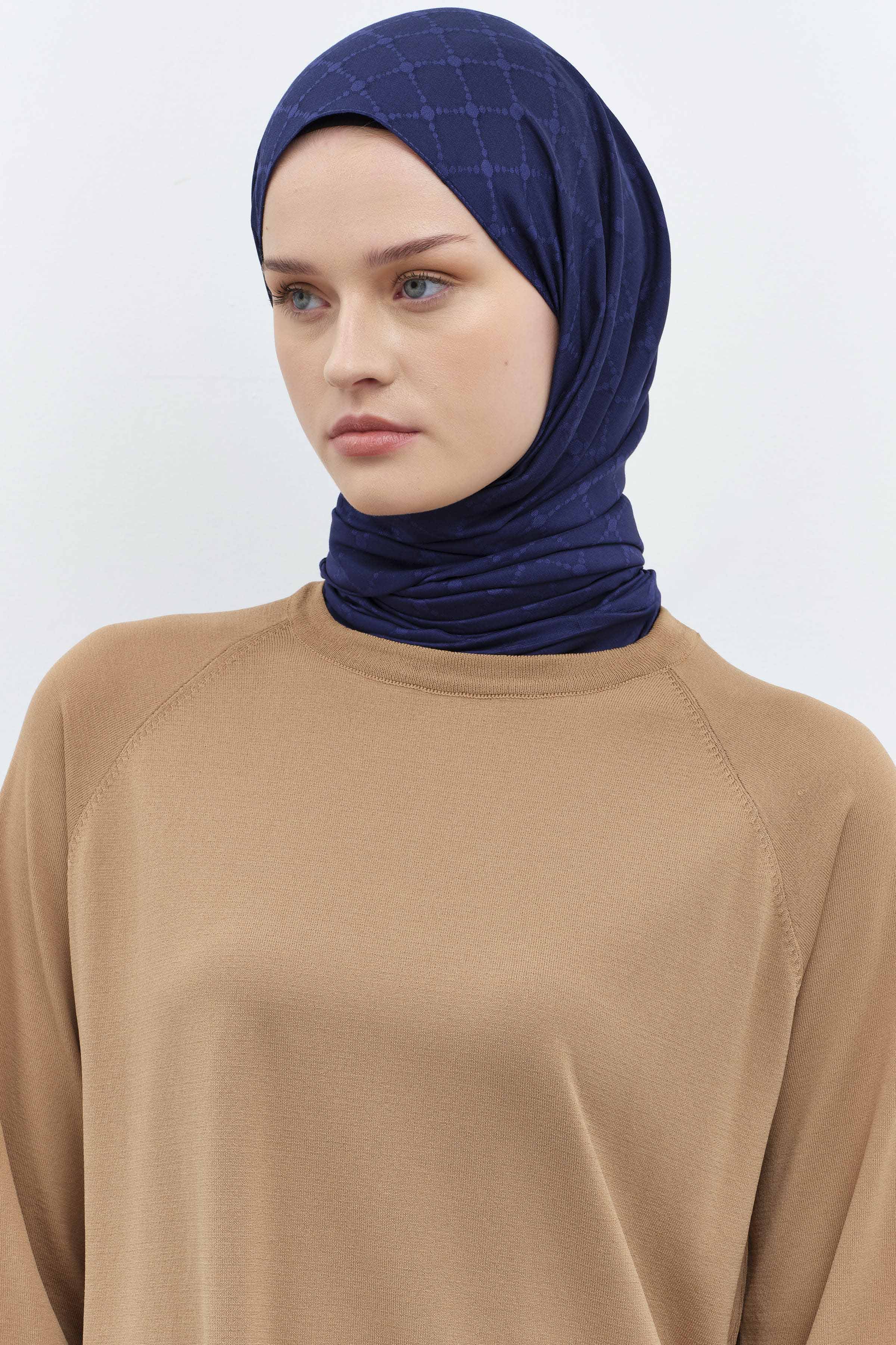 Puan Kare Desen Viskon Şal - Lacivert TUGBA