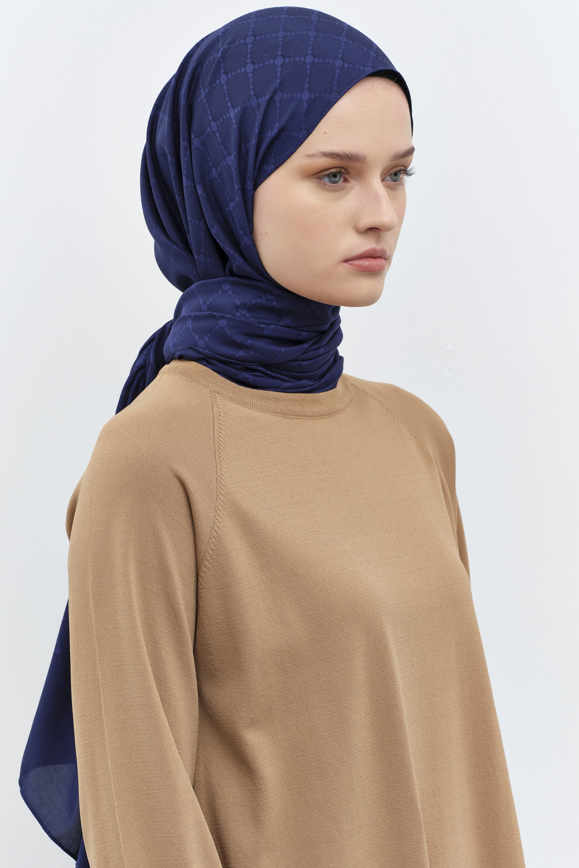 Puan Kare Desen Viskon Şal - Lacivert TUGBA