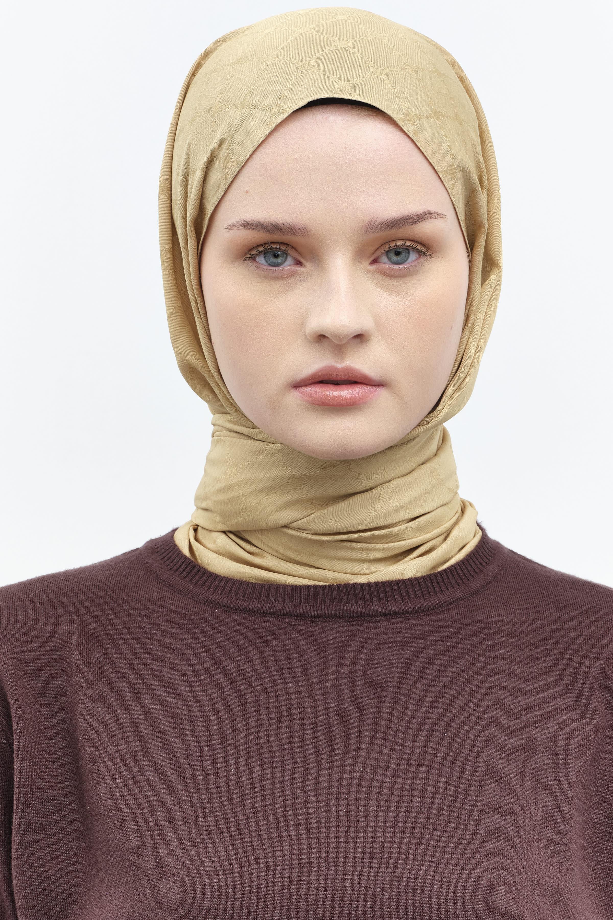 Puan Kare Desen Viskon Şal - Altın TUGBA