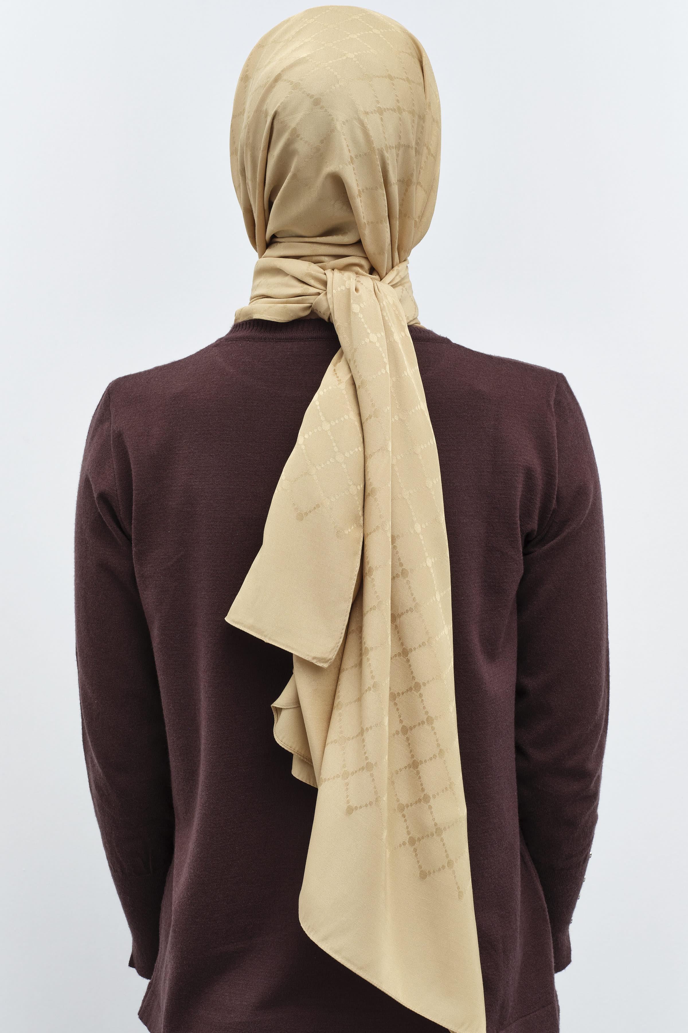Puan Kare Desen Viskon Şal - Altın TUGBA