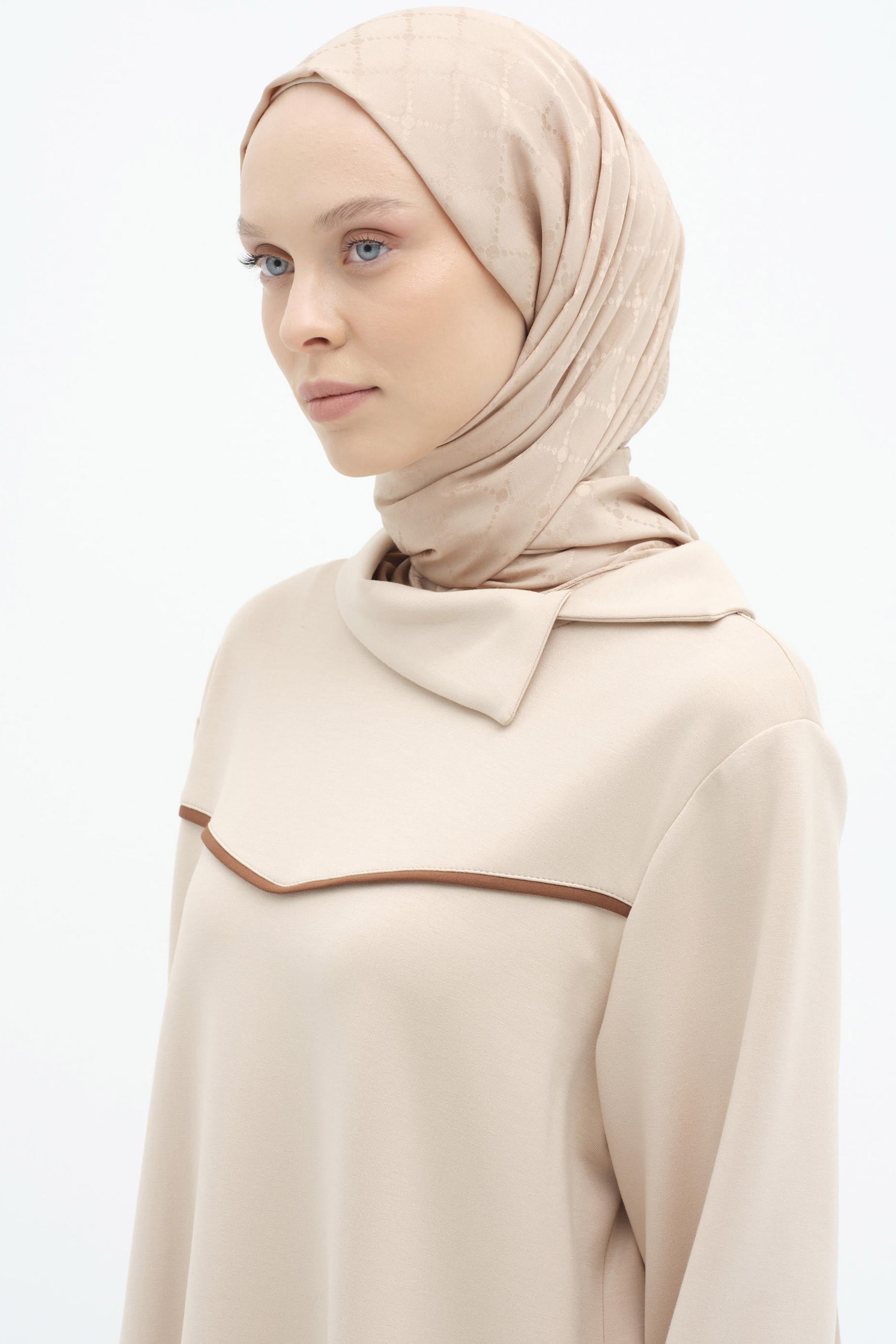 Puan Kare Desen Viskon Şal - Bej TUGBA