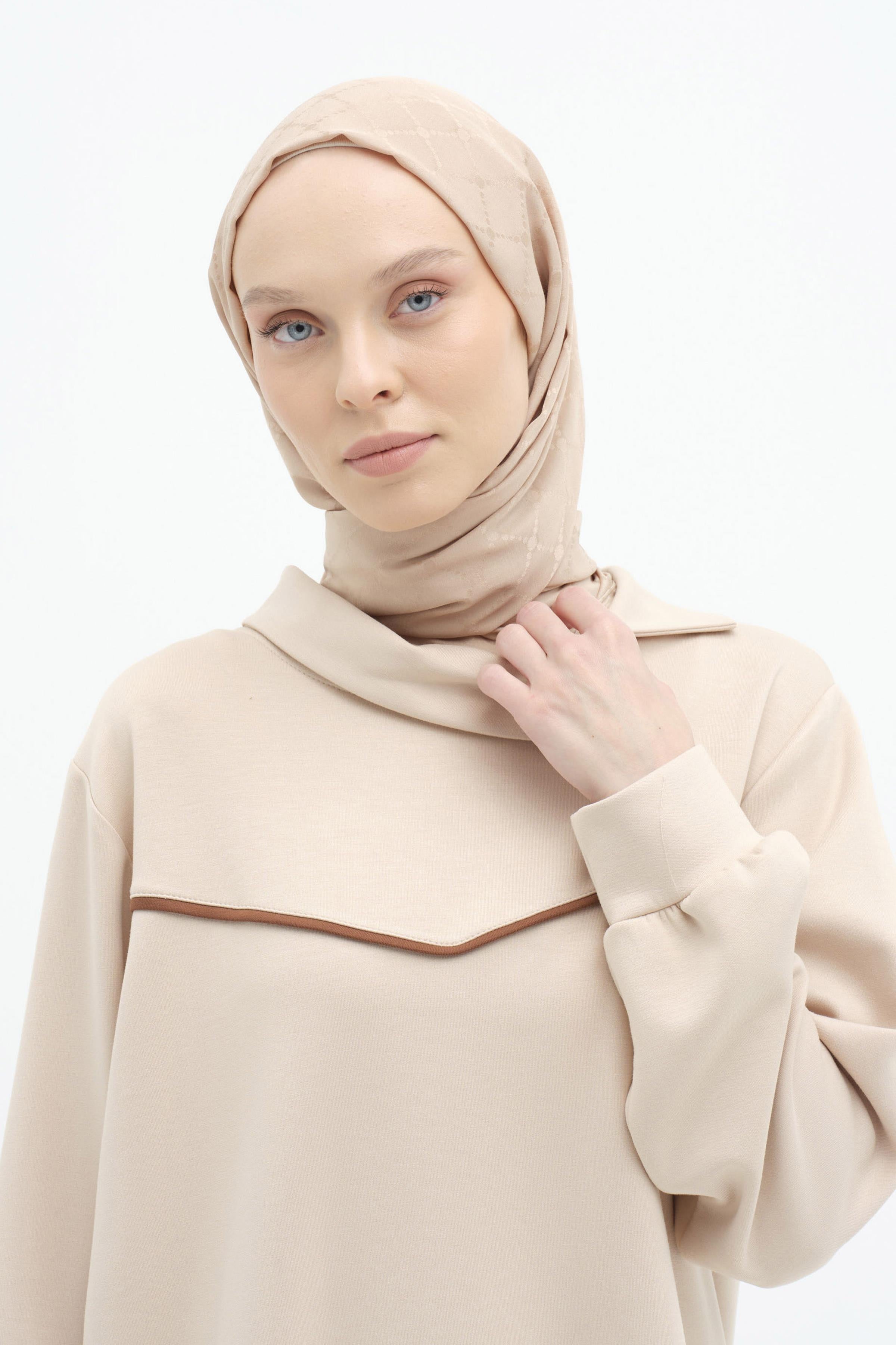 Puan Kare Desen Viskon Şal - Bej TUGBA