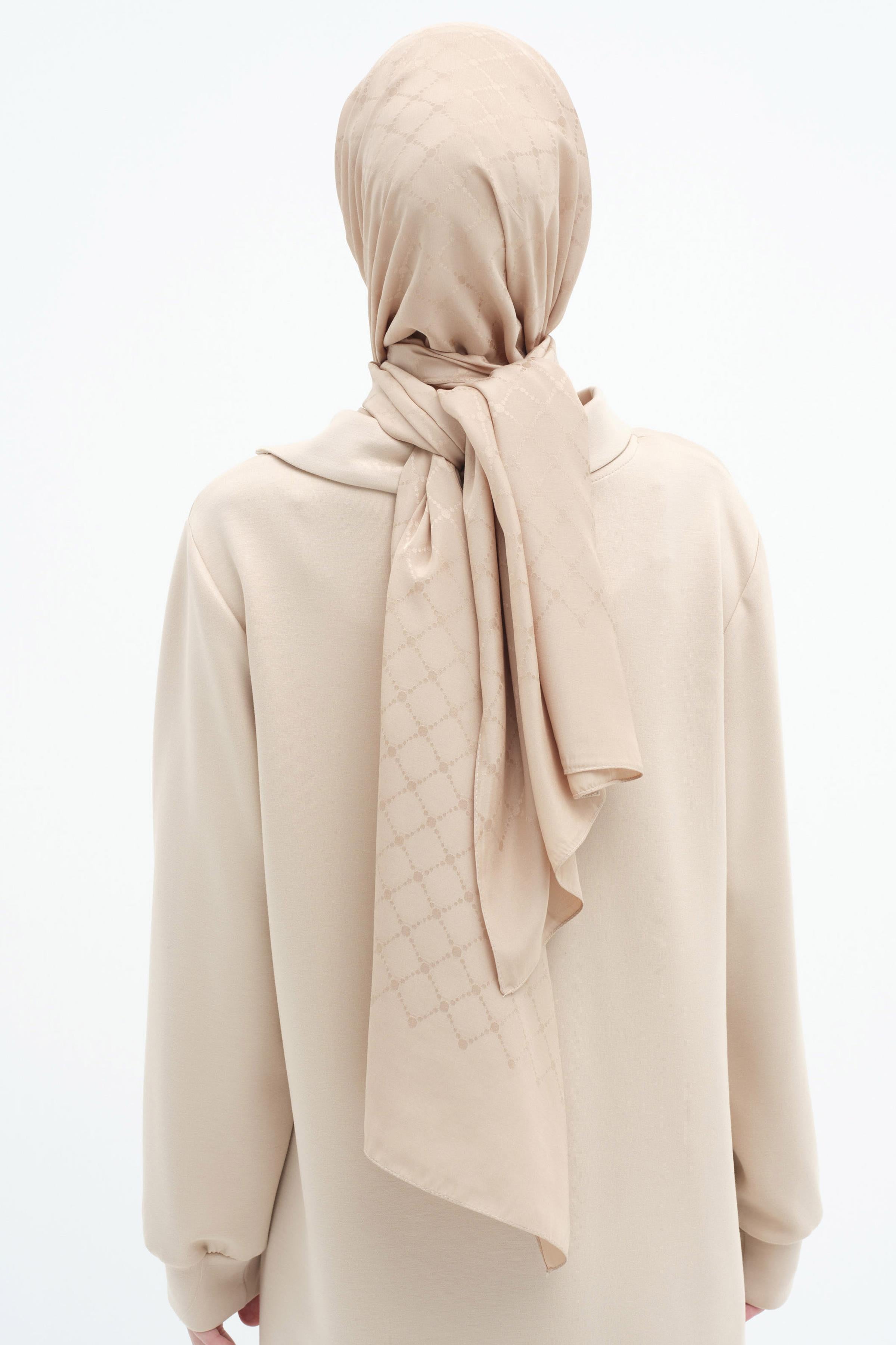 Puan Kare Desen Viskon Şal - Bej TUGBA