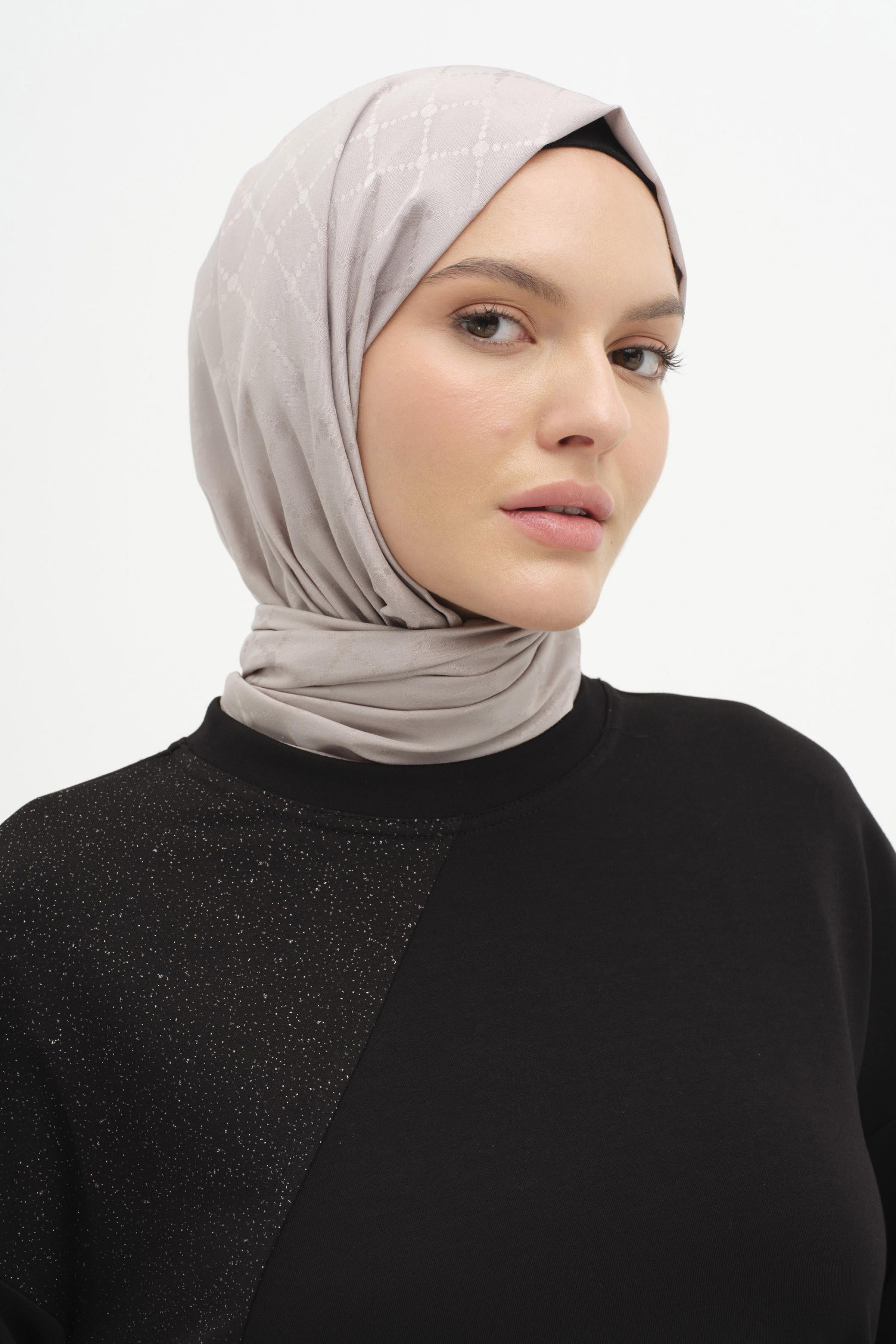 Puan Kare Desen Viskon Şal - Koyu Gri TUGBA