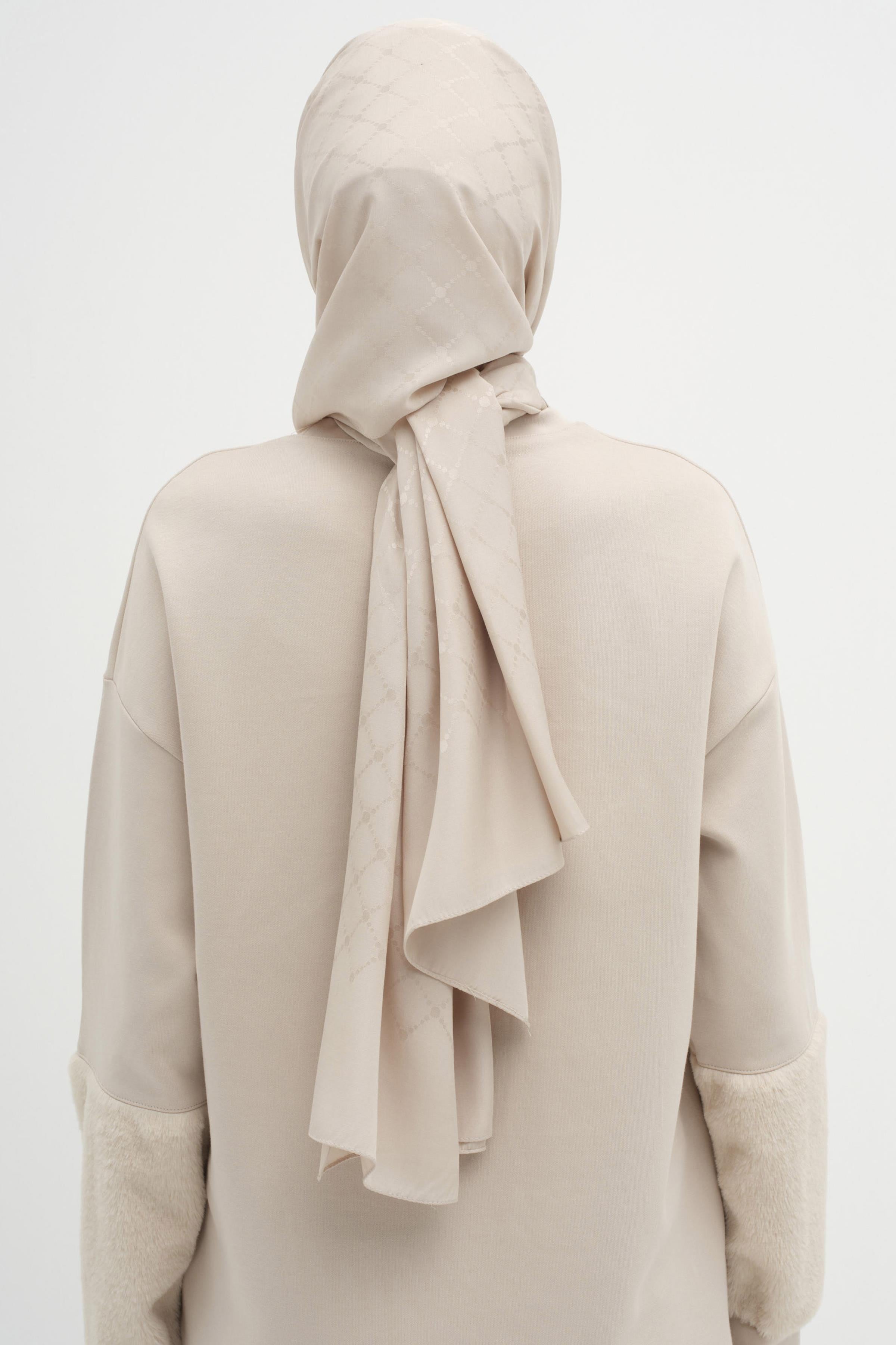 Puan Kare Desen Viskon Şal - Kum TUGBA