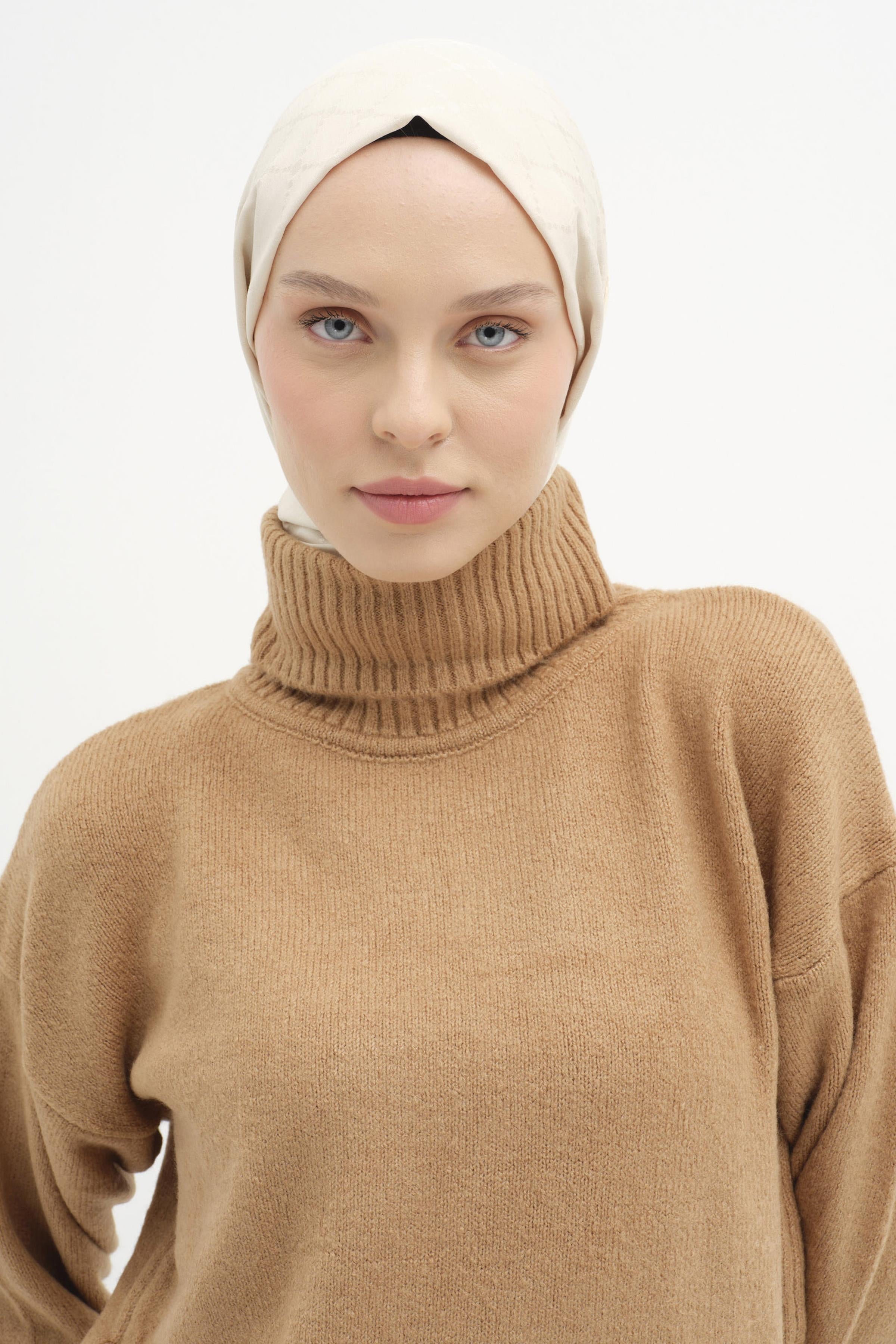 Puan Kare Desen Viskon Şal - Taş TUGBA