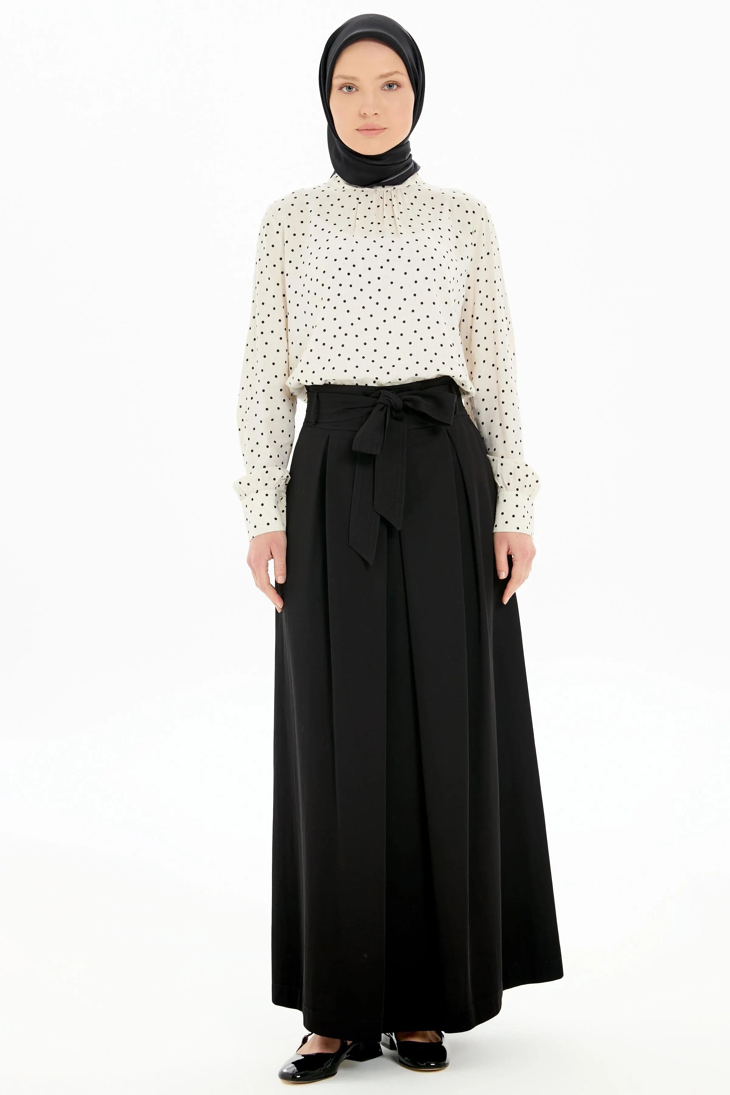 Puantiye Desenli Hakim Yaka Bluz - Ekru TUGBA