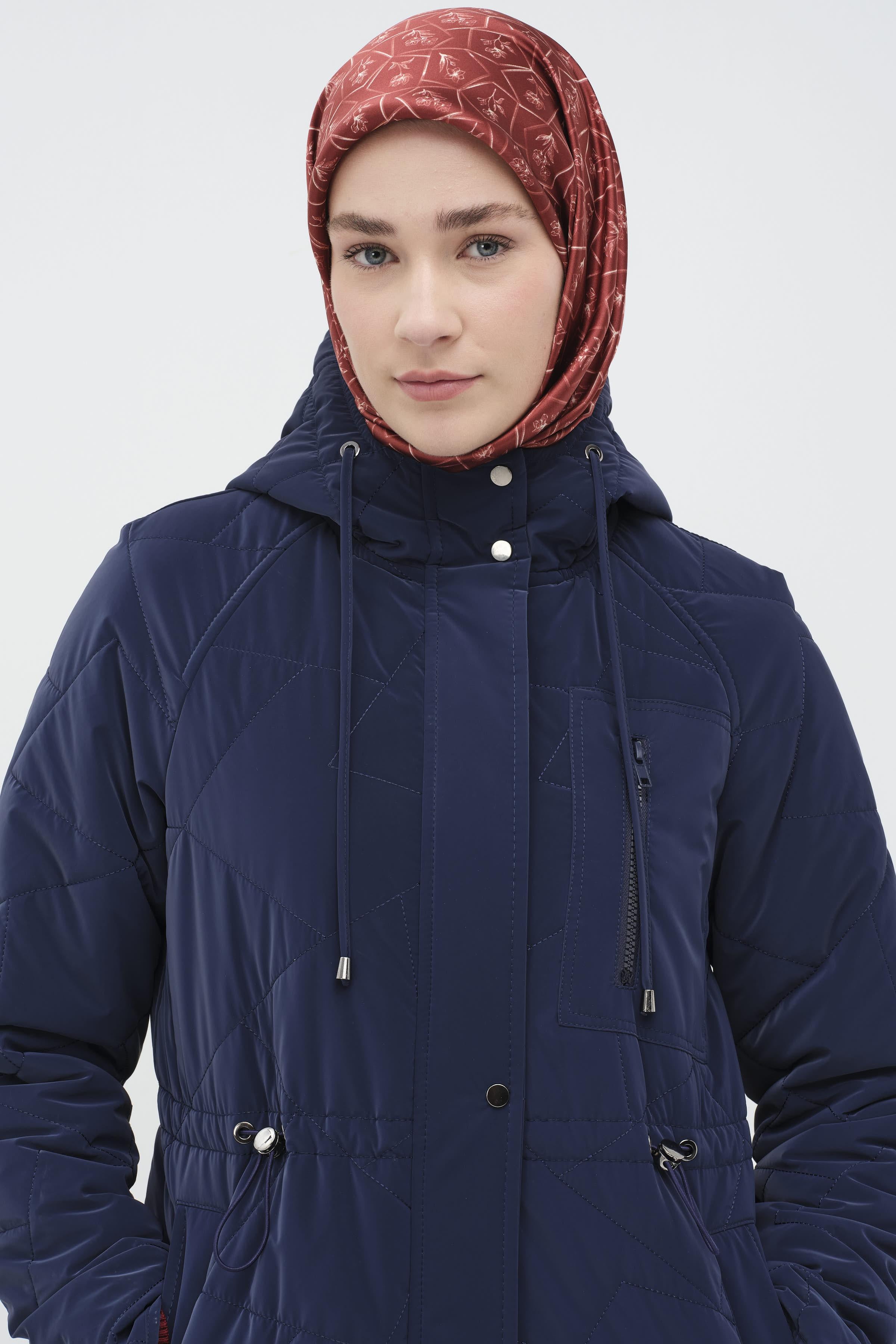 Reglan Kollu Kapitone Kaban - Lacivert TUGBA