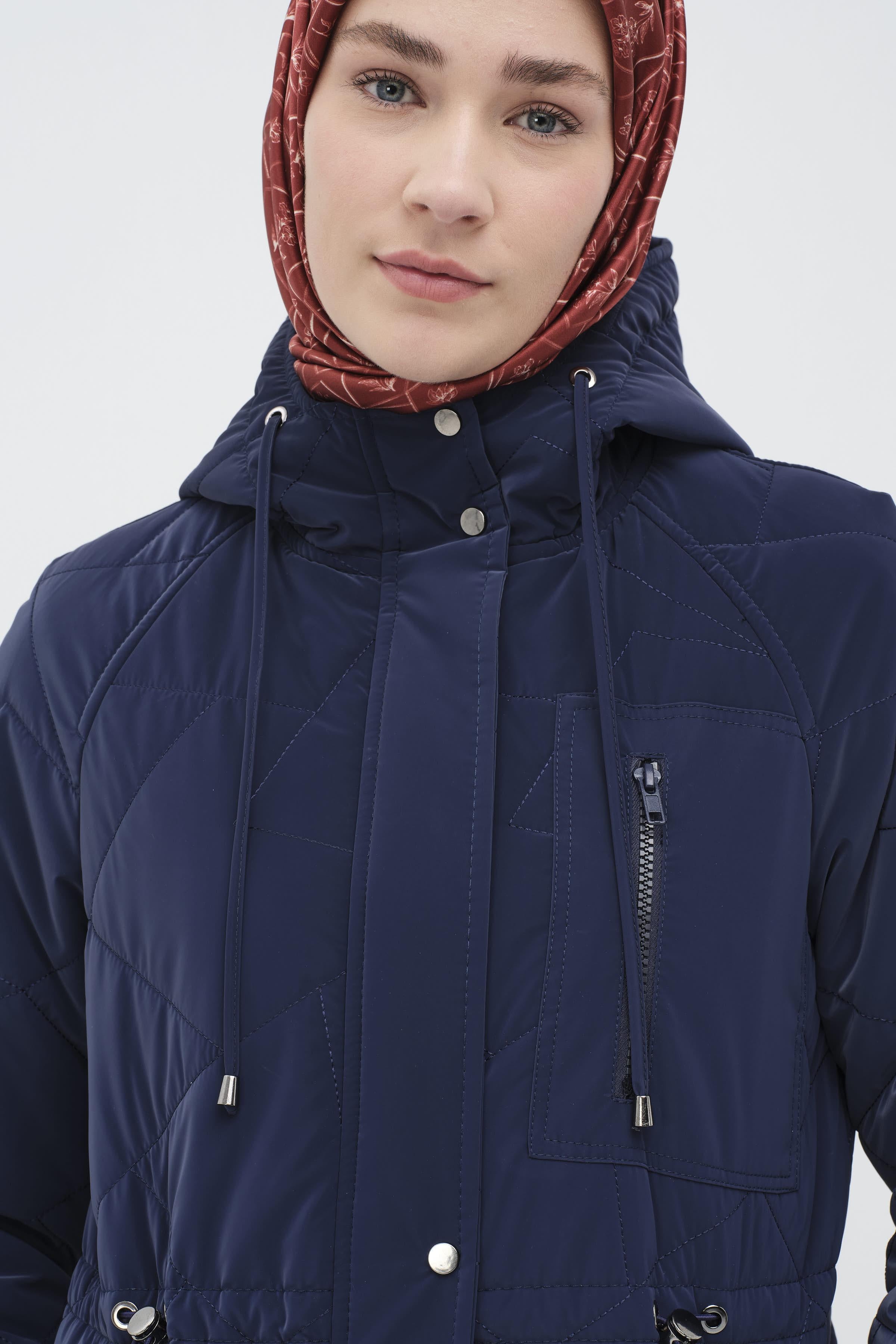 Reglan Kollu Kapitone Kaban - Lacivert TUGBA