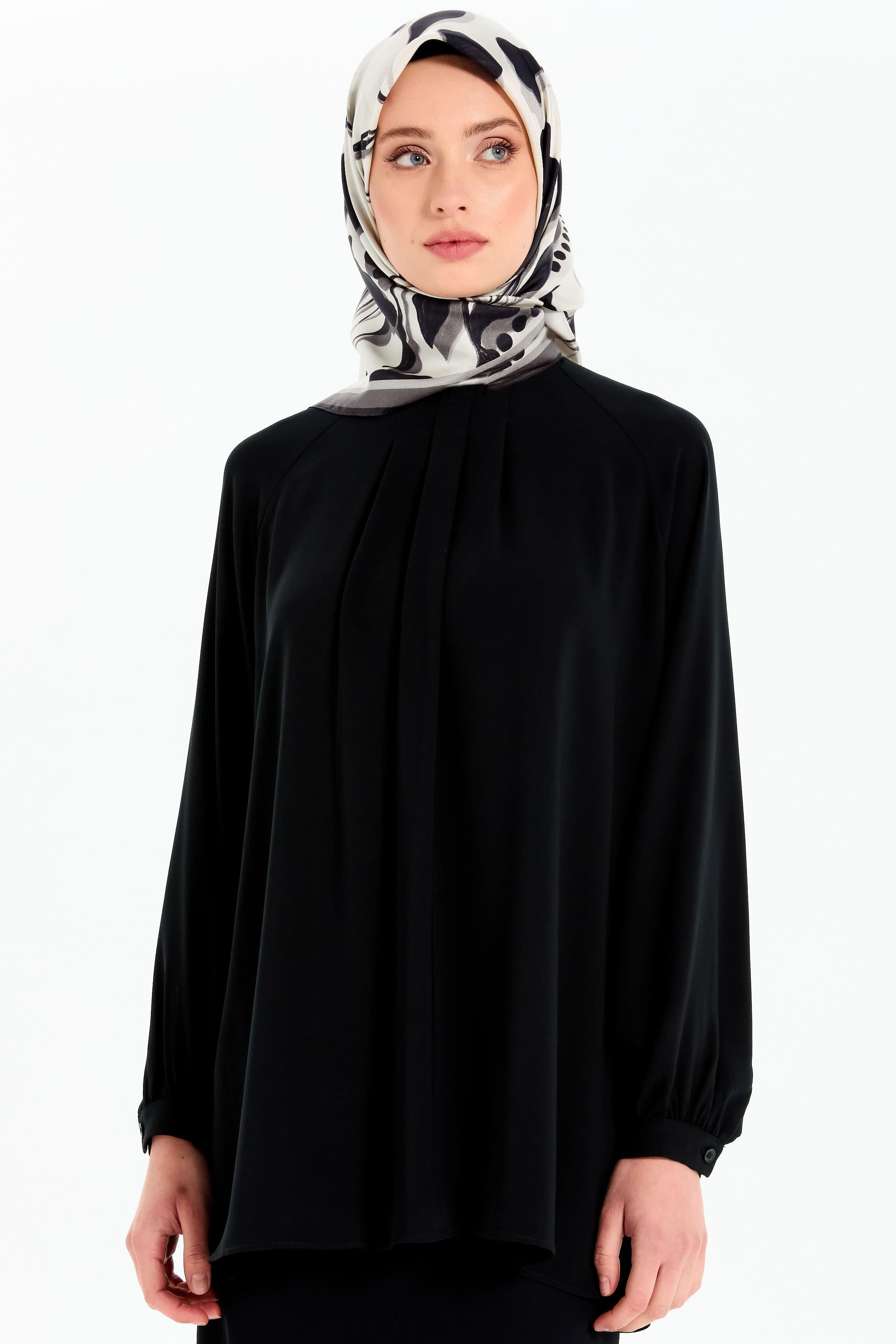 Reglan Kollu Pile Detaylı Bluz - Siyah TUGBA