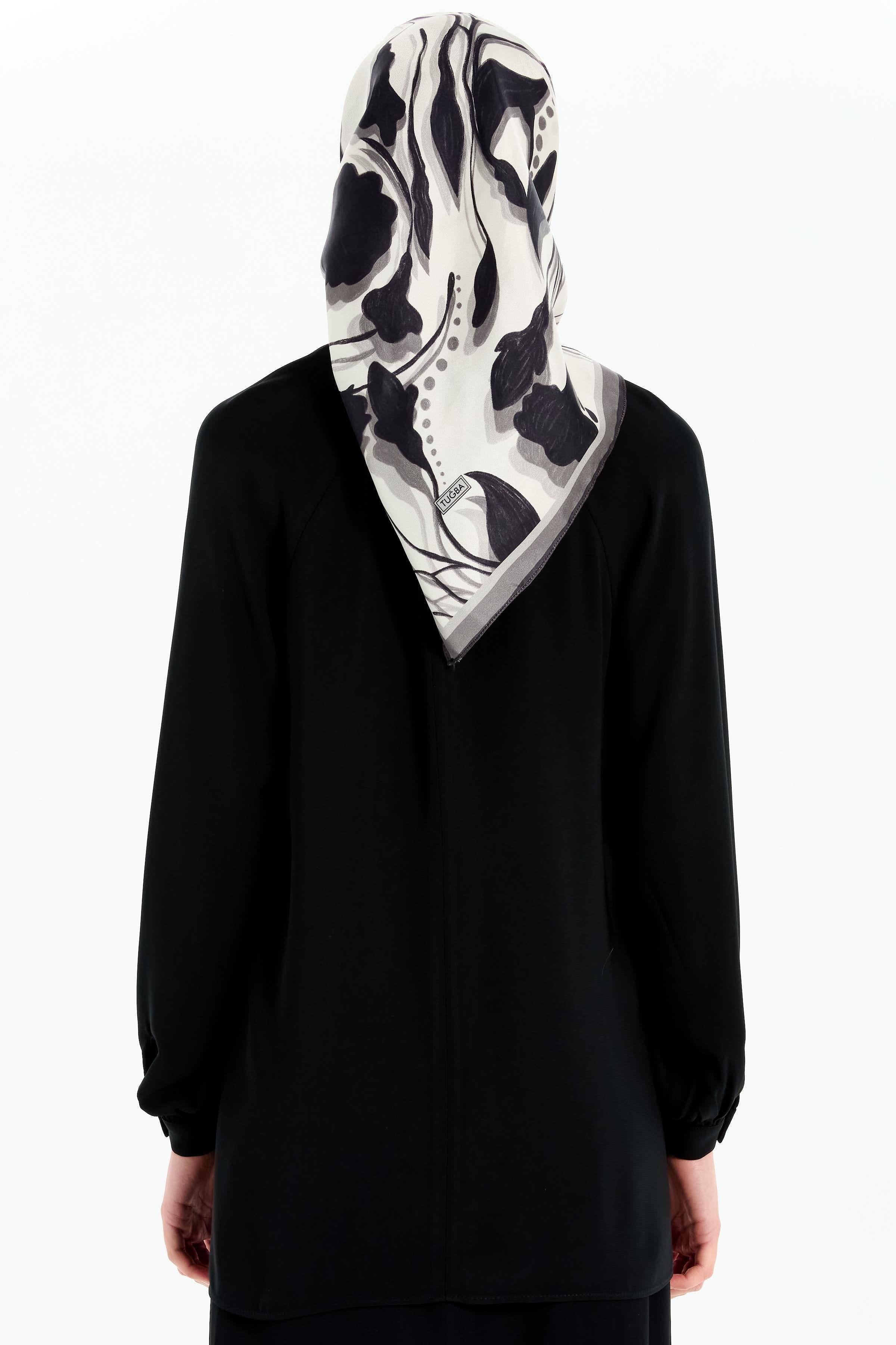 Reglan Kollu Pile Detaylı Bluz - Siyah TUGBA