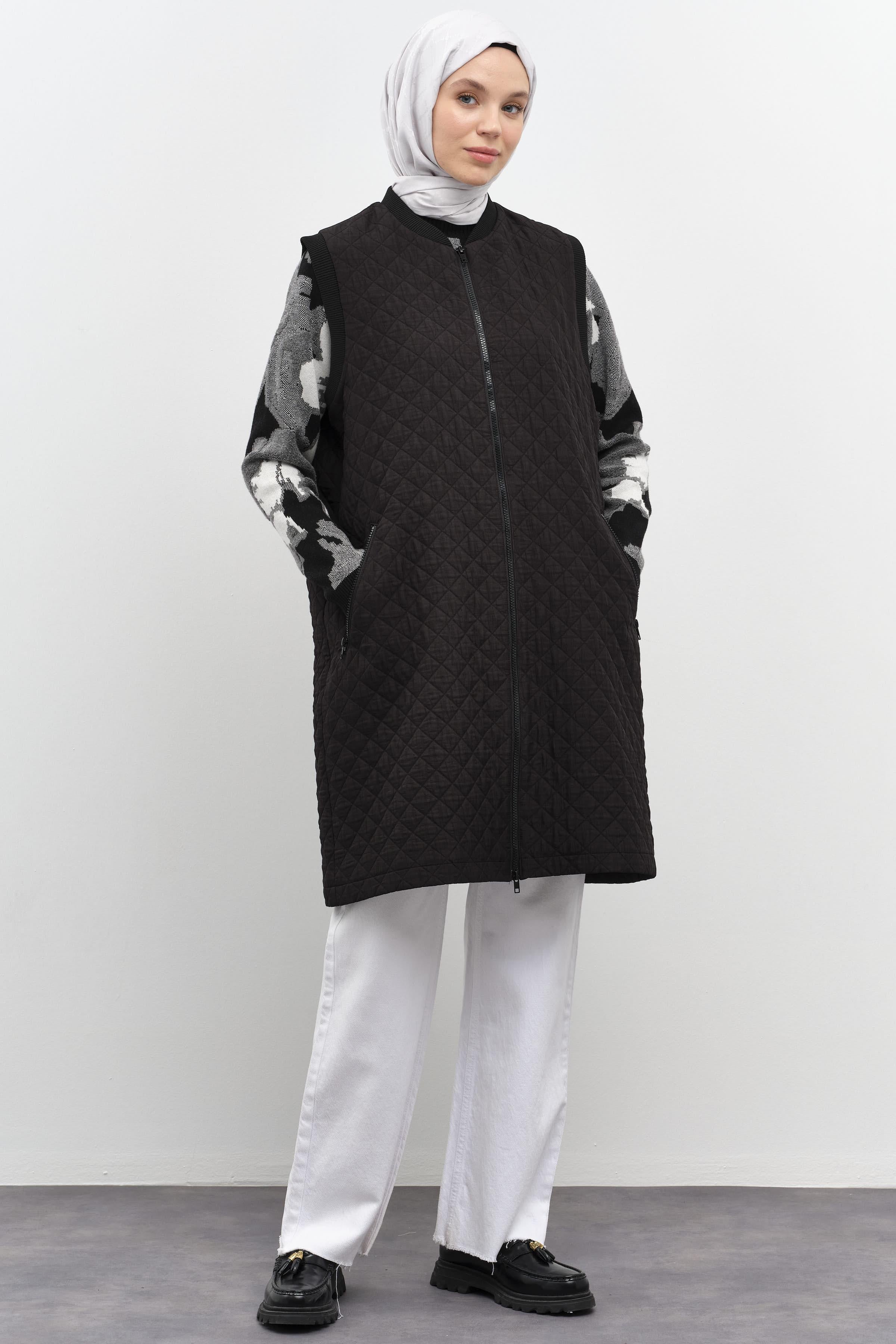 Ribana Detaylı İnce Kapitone Yelek - Siyah TUGBA