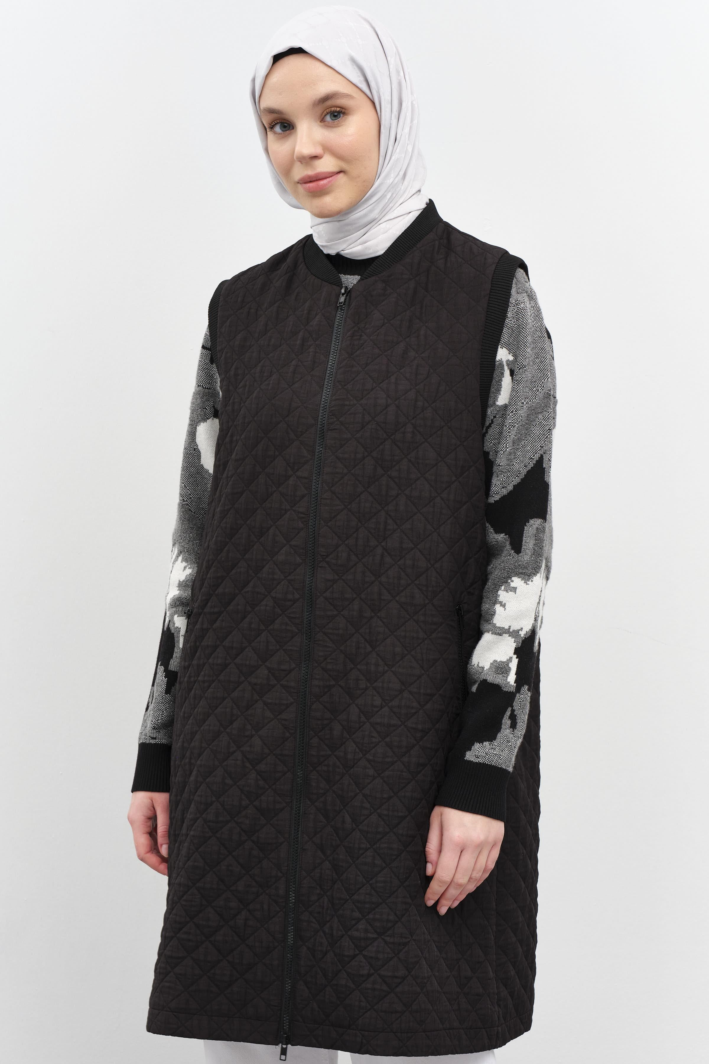 Ribana Detaylı İnce Kapitone Yelek - Siyah TUGBA