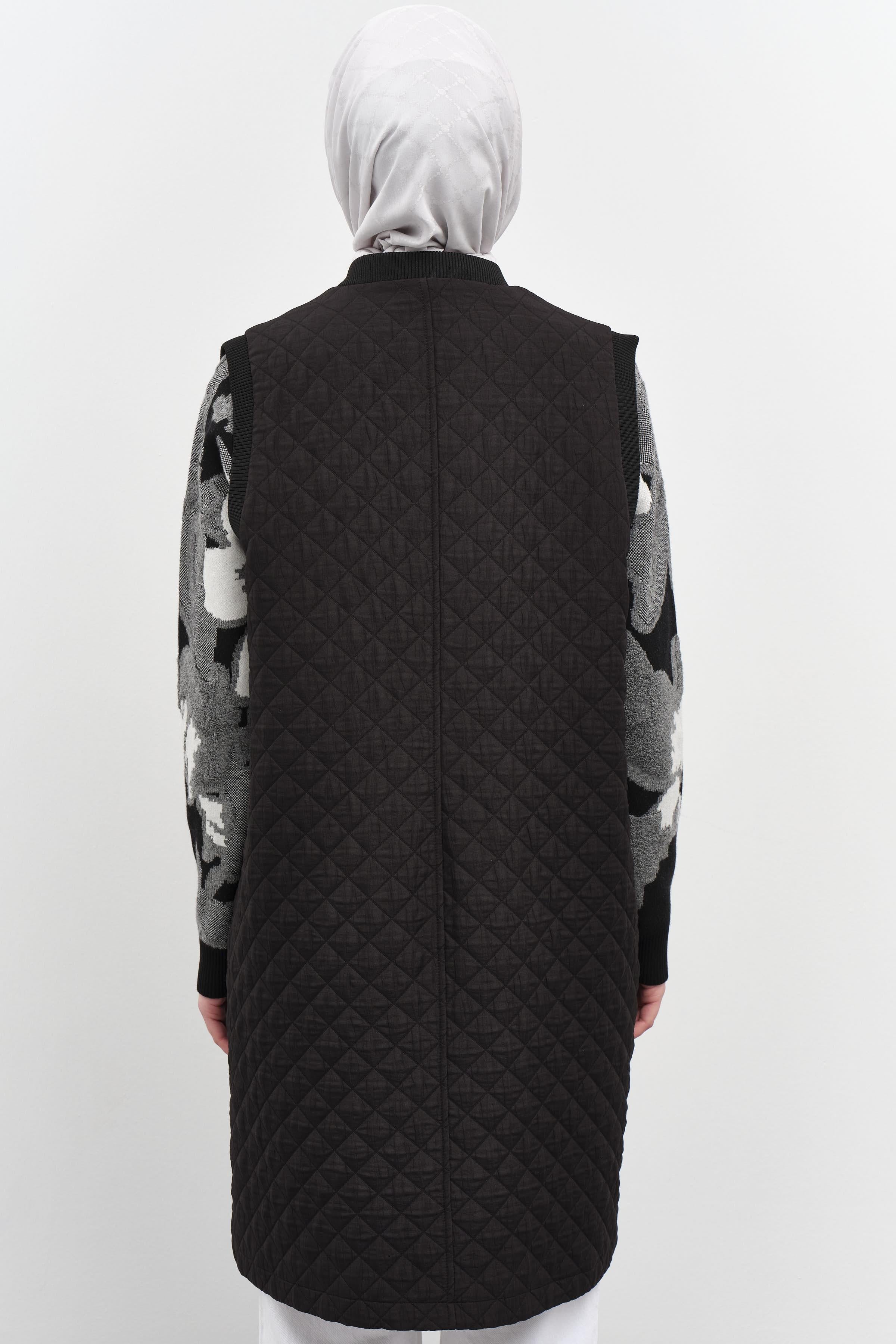 Ribana Detaylı İnce Kapitone Yelek - Siyah TUGBA