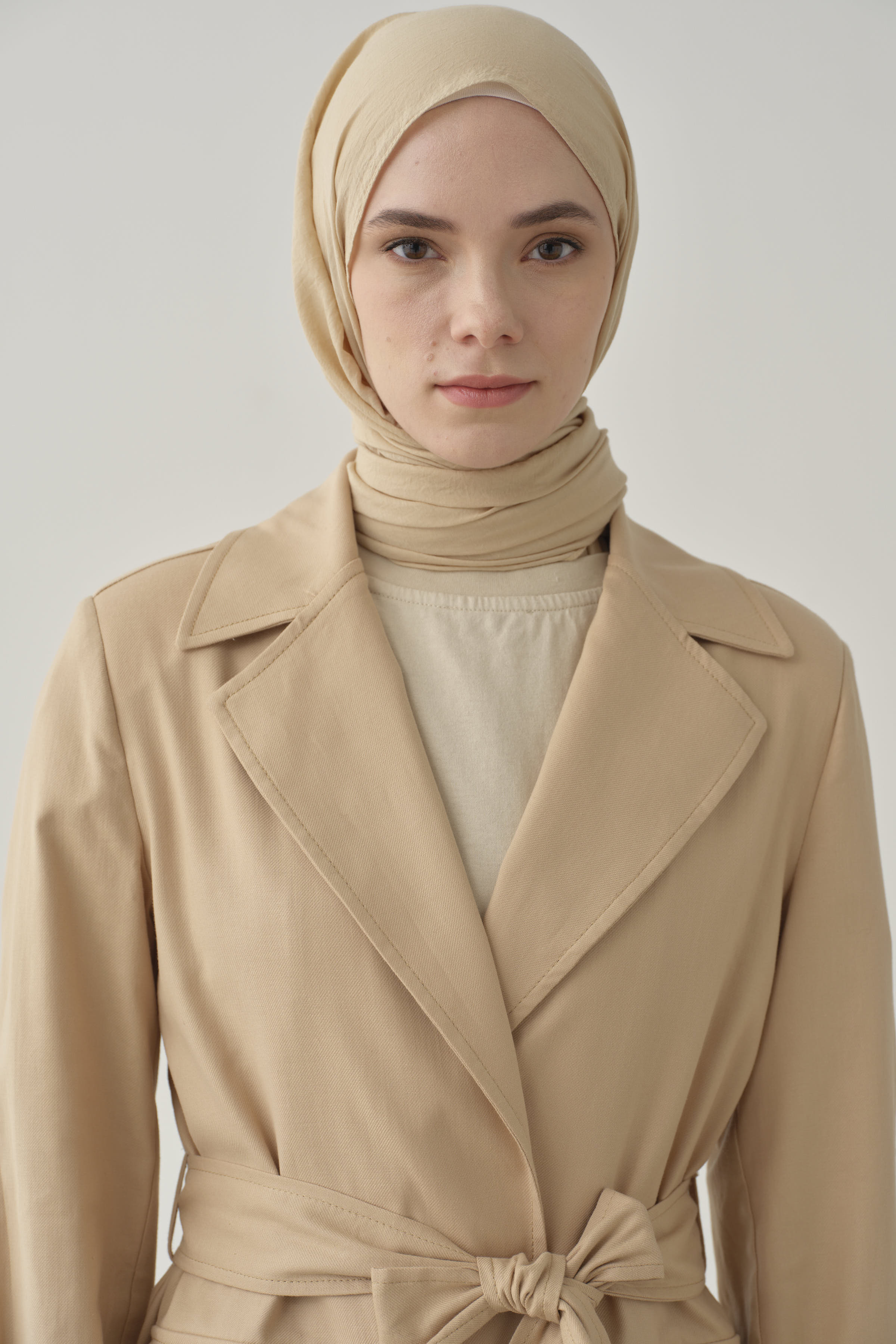 Rivet Detaylı Kemerli Ceket - Bej TUGBA