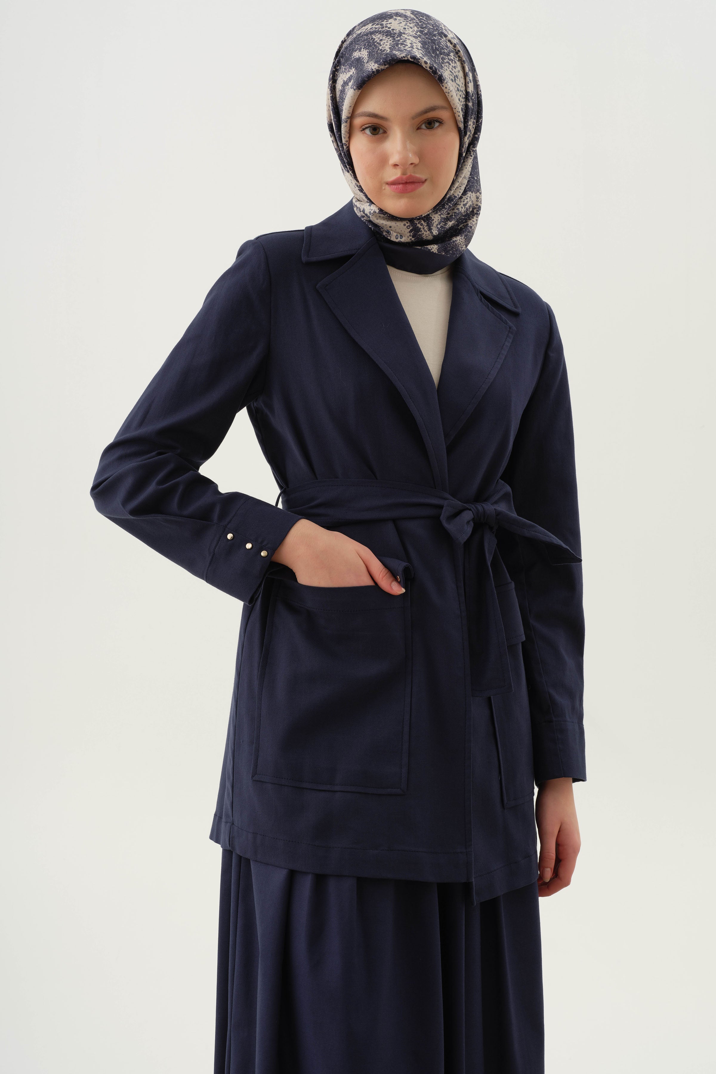 Rivet Detaylı Kemerli Ceket - Lacivert TUGBA