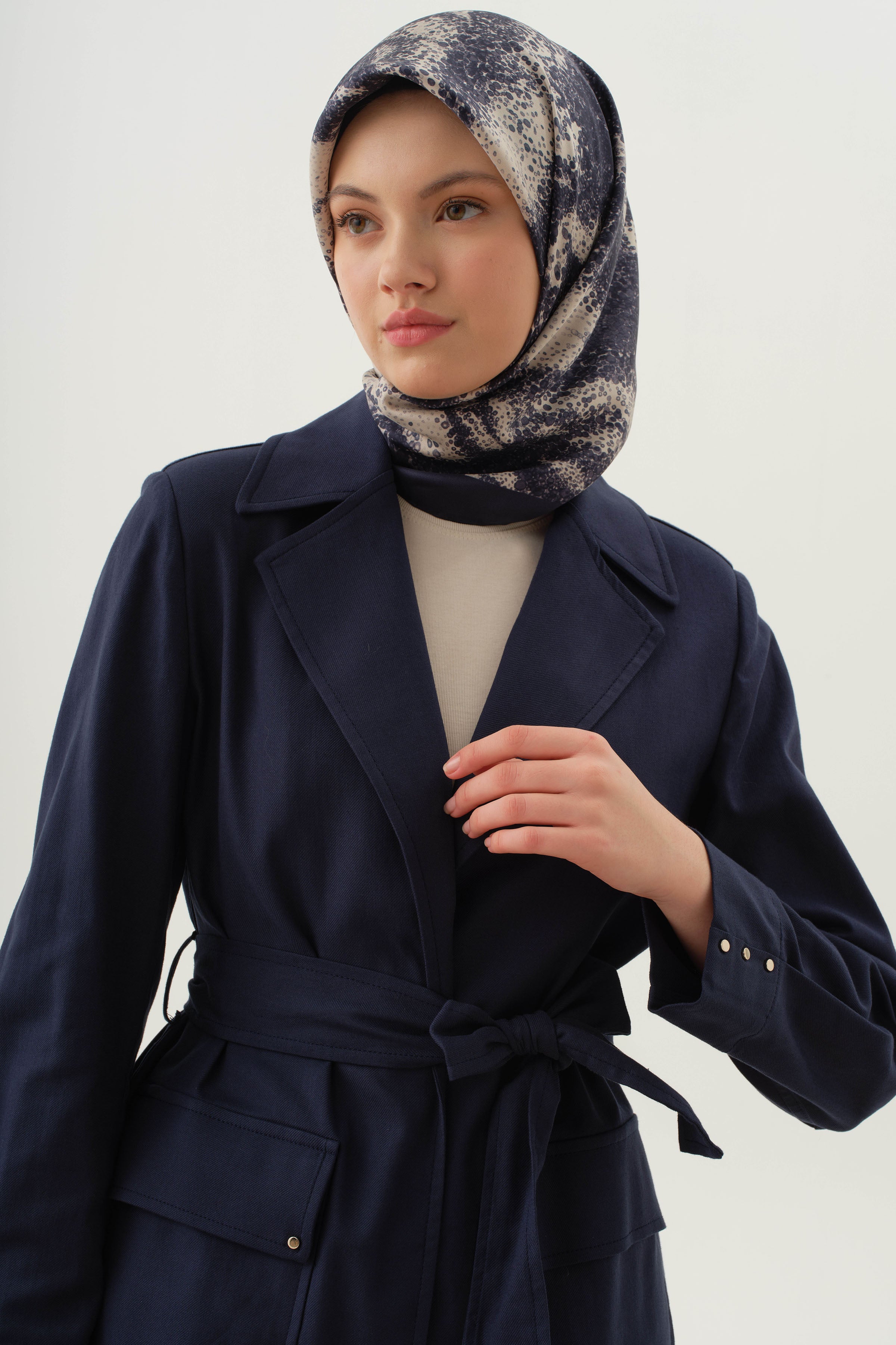 Rivet Detaylı Kemerli Ceket - Lacivert TUGBA