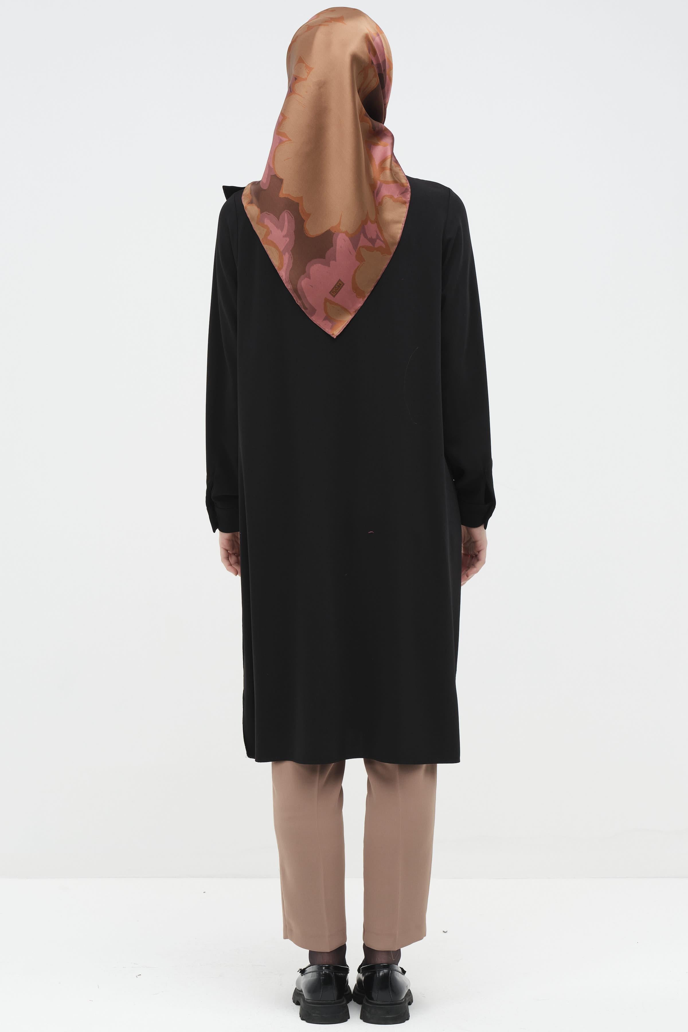 Robalı Volan Detaylı Garnili Tunik - Siyah TUGBA