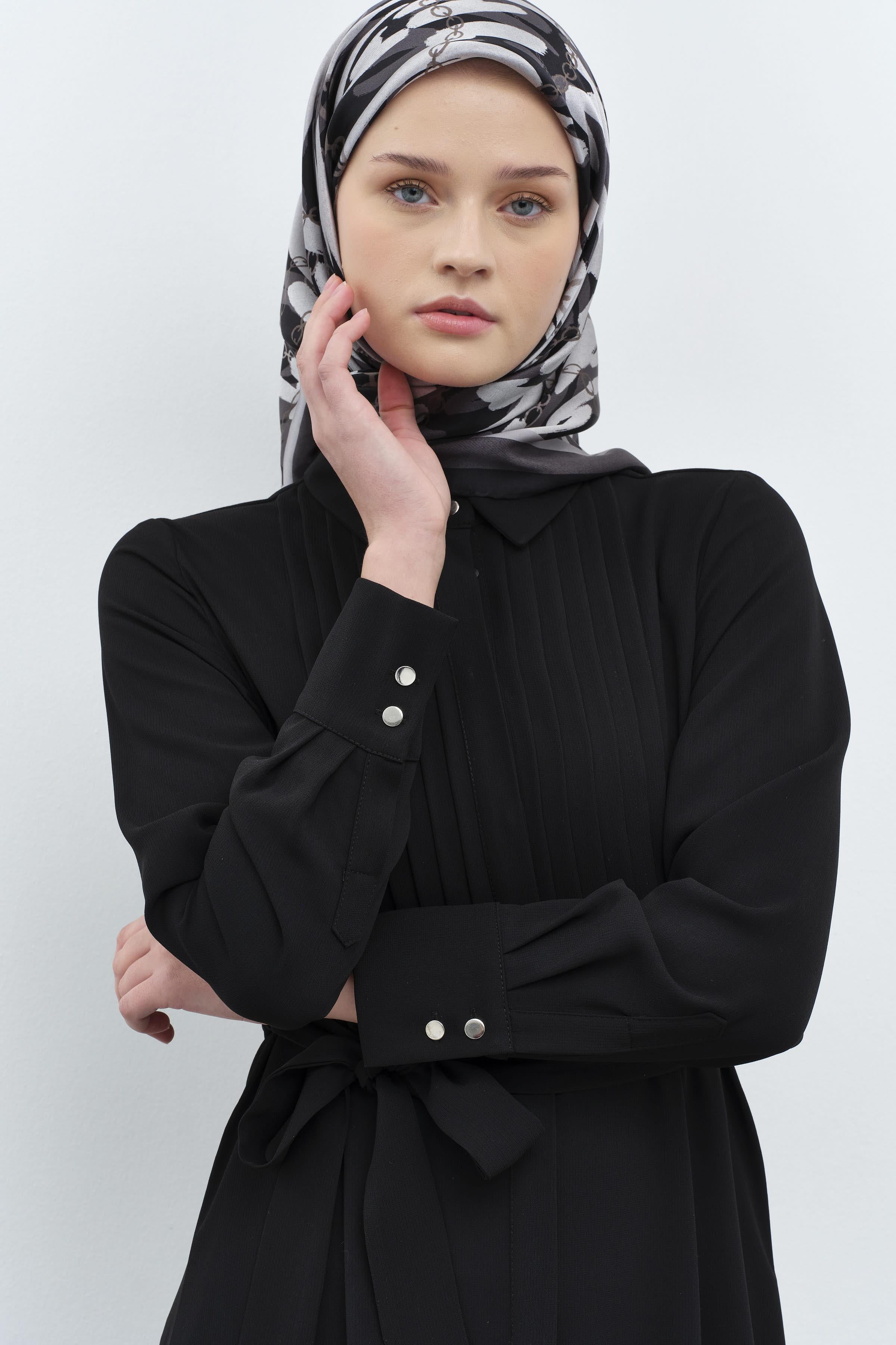 Robası Plise Detaylı Pardesü - Siyah TUGBA