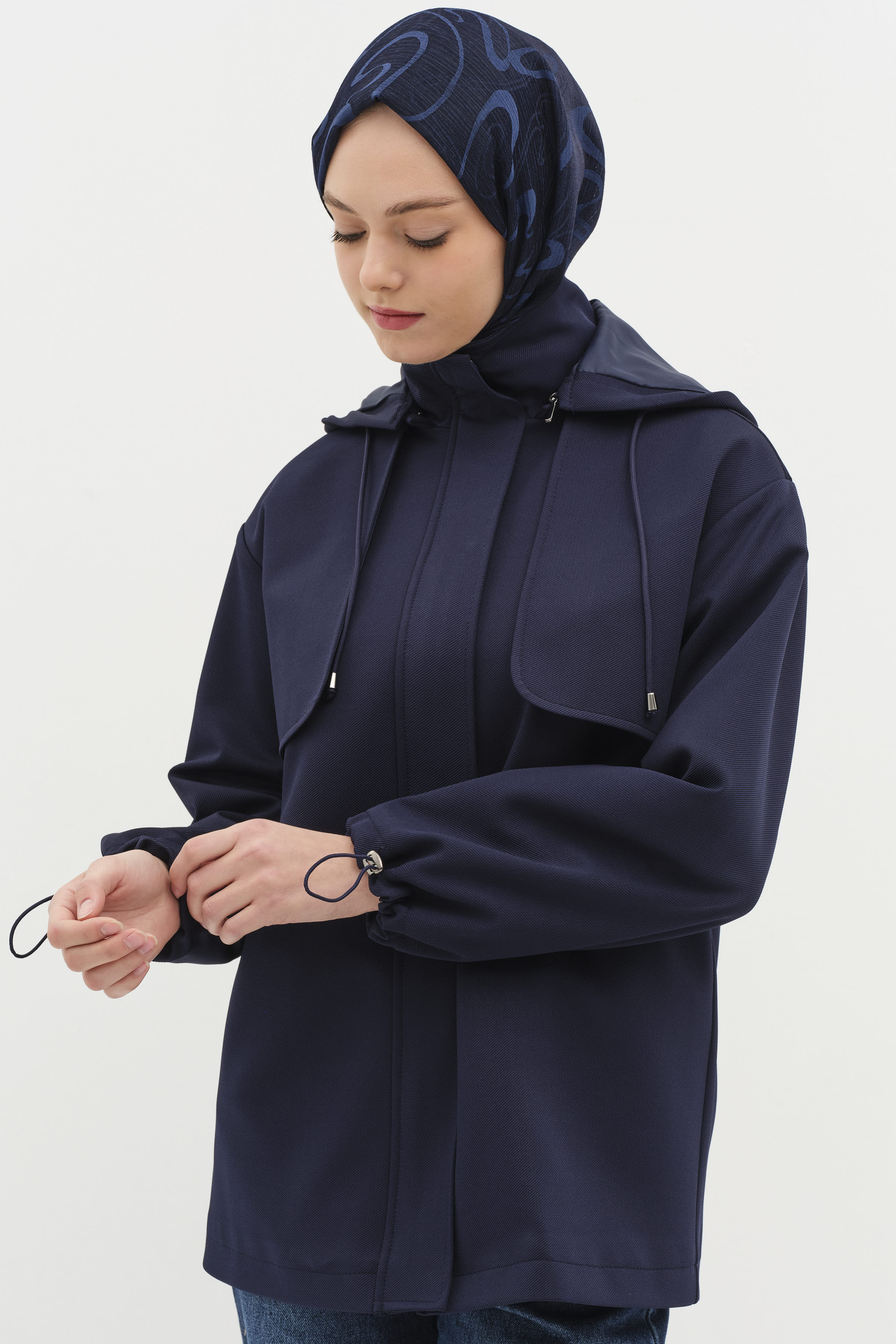 Rüzgarlık Detaylı Kapüşonlu Mont - Lacivert TUGBA