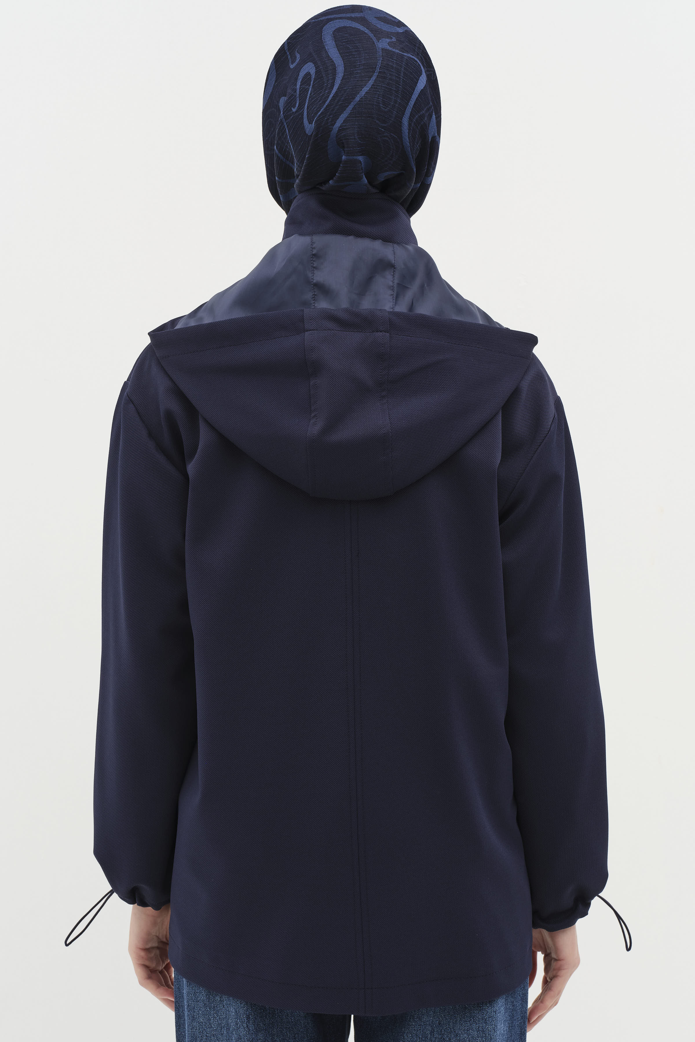 Rüzgarlık Detaylı Kapüşonlu Mont - Lacivert TUGBA