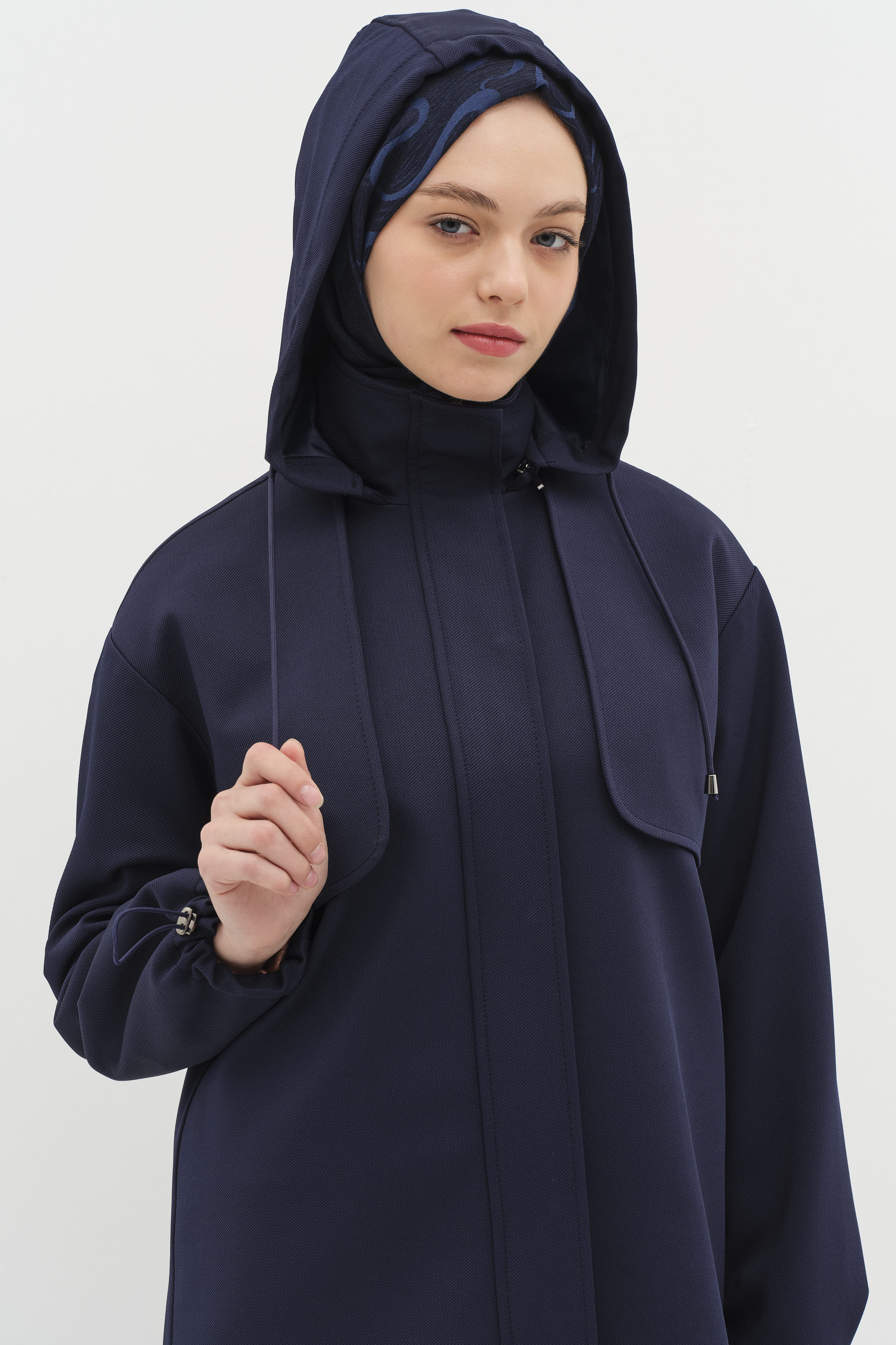 Rüzgarlık Detaylı Kapüşonlu Mont - Lacivert TUGBA