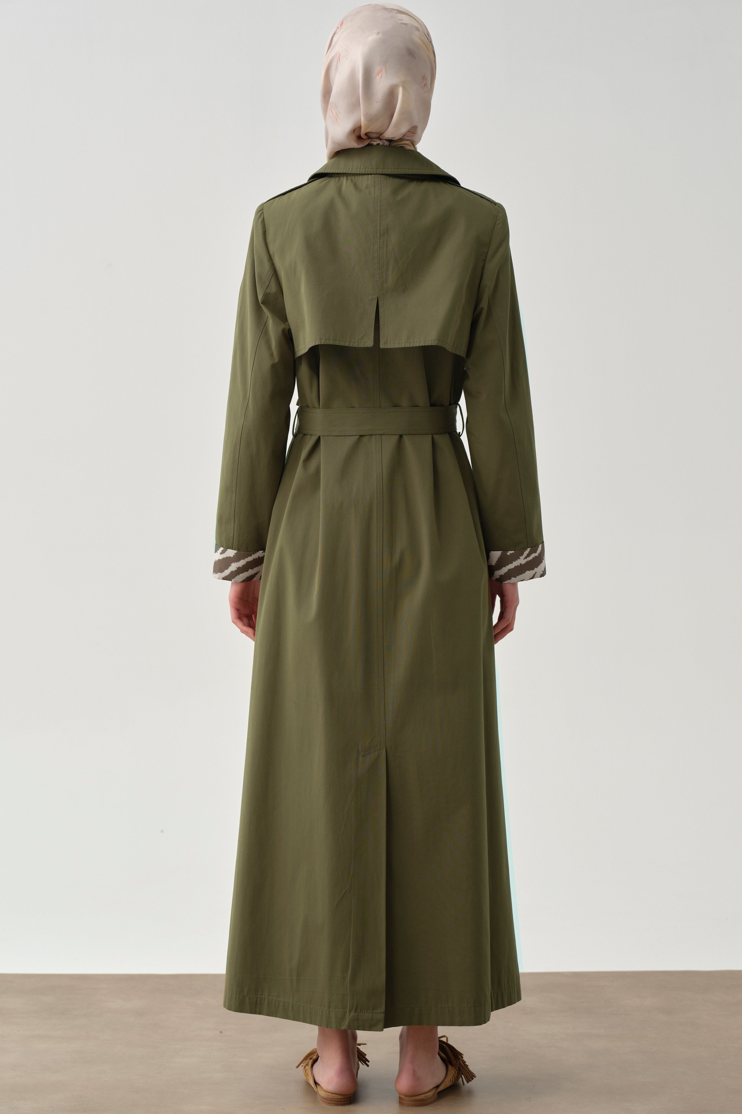 Rüzgarlık Detaylı Kruvaze Trençkot - Haki TUGBA