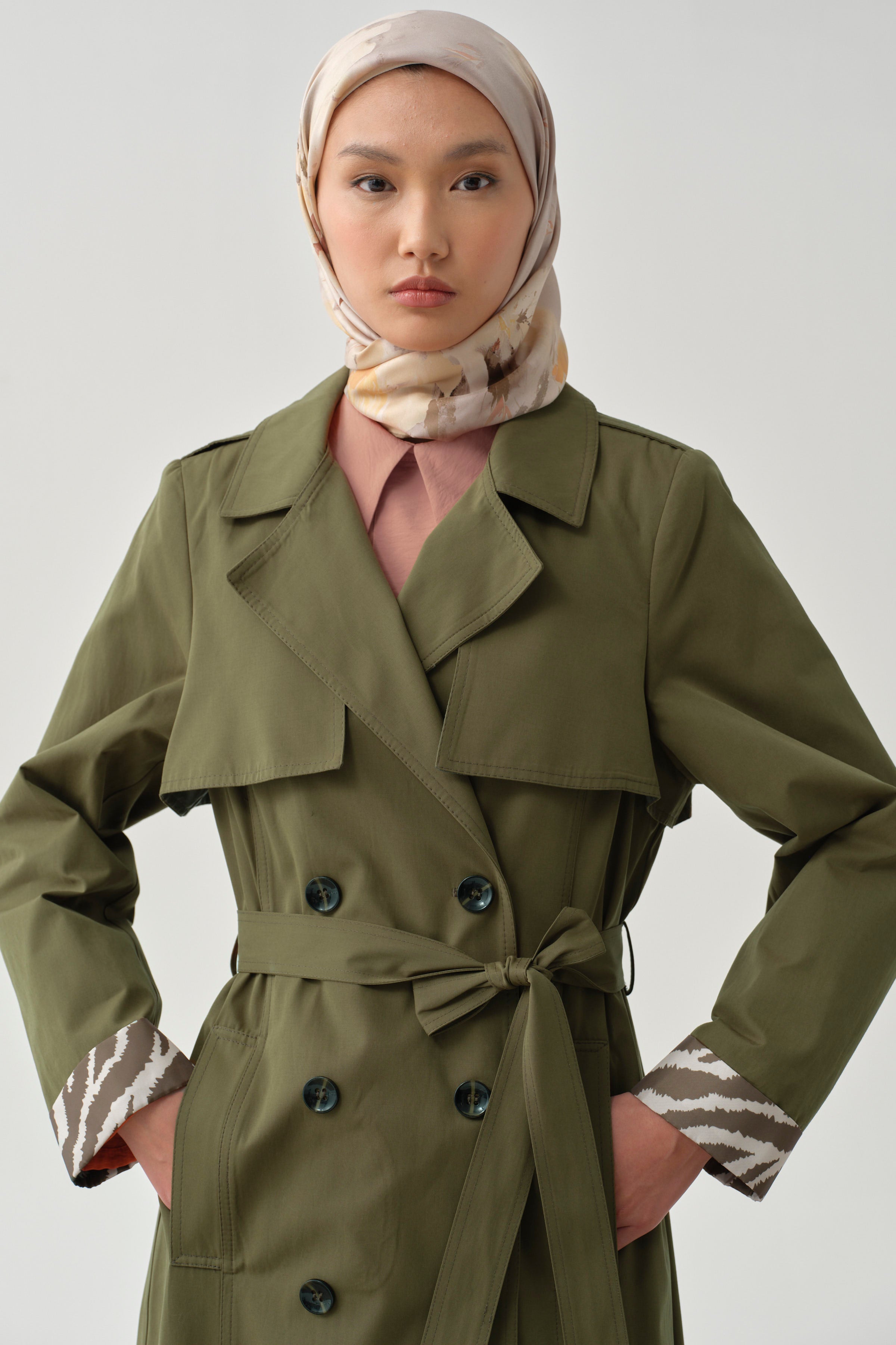 Rüzgarlık Detaylı Kruvaze Trençkot - Haki TUGBA