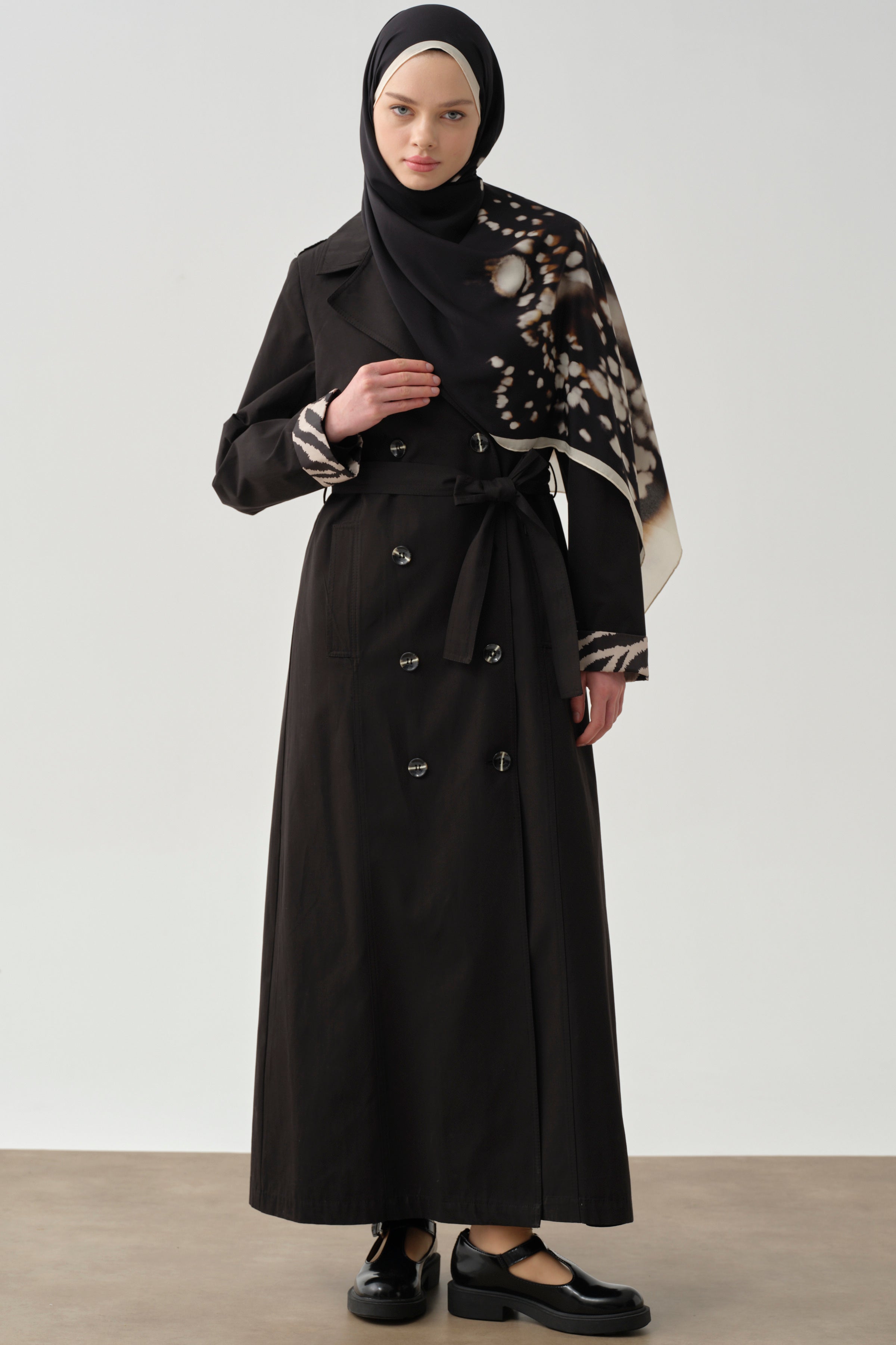 Rüzgarlık Detaylı Kruvaze Trençkot - Siyah TUGBA