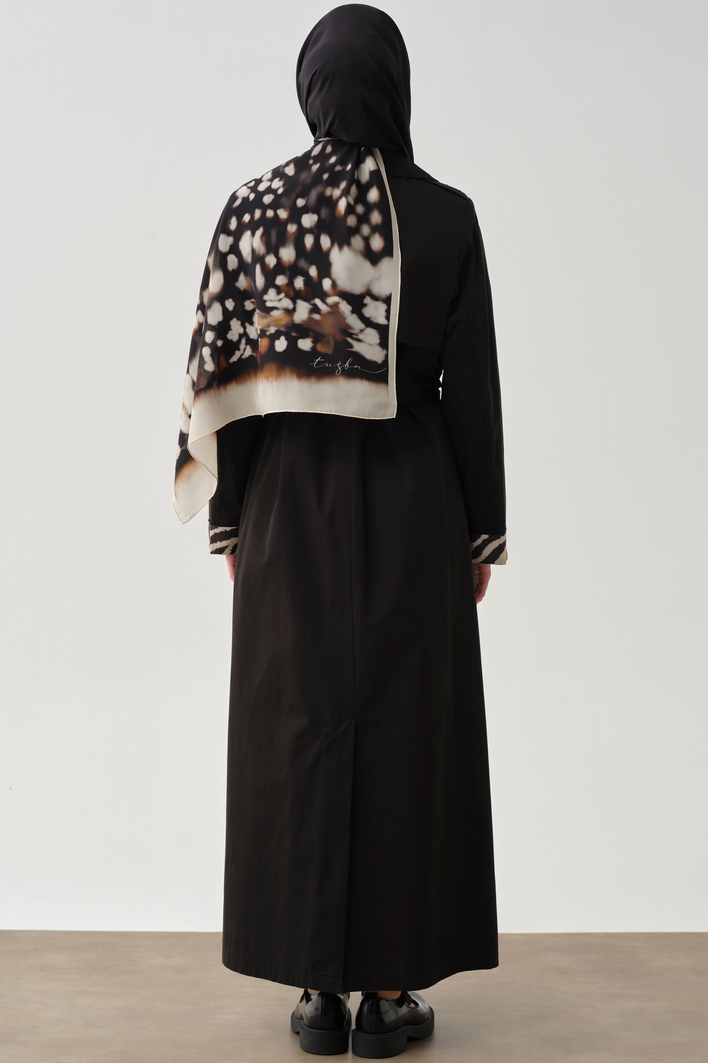 Rüzgarlık Detaylı Kruvaze Trençkot - Siyah TUGBA