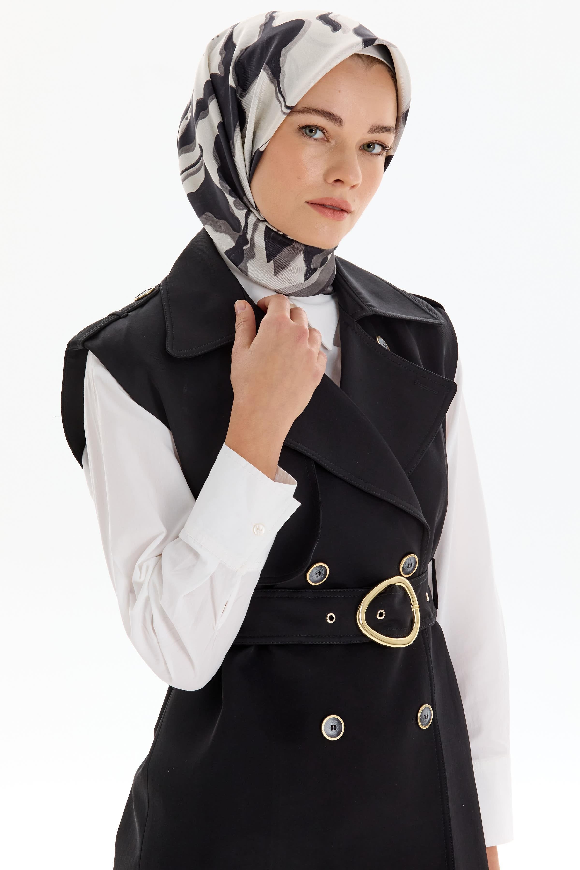 Rüzgarlık Detaylı Kruvaze Yelek - Siyah TUGBA