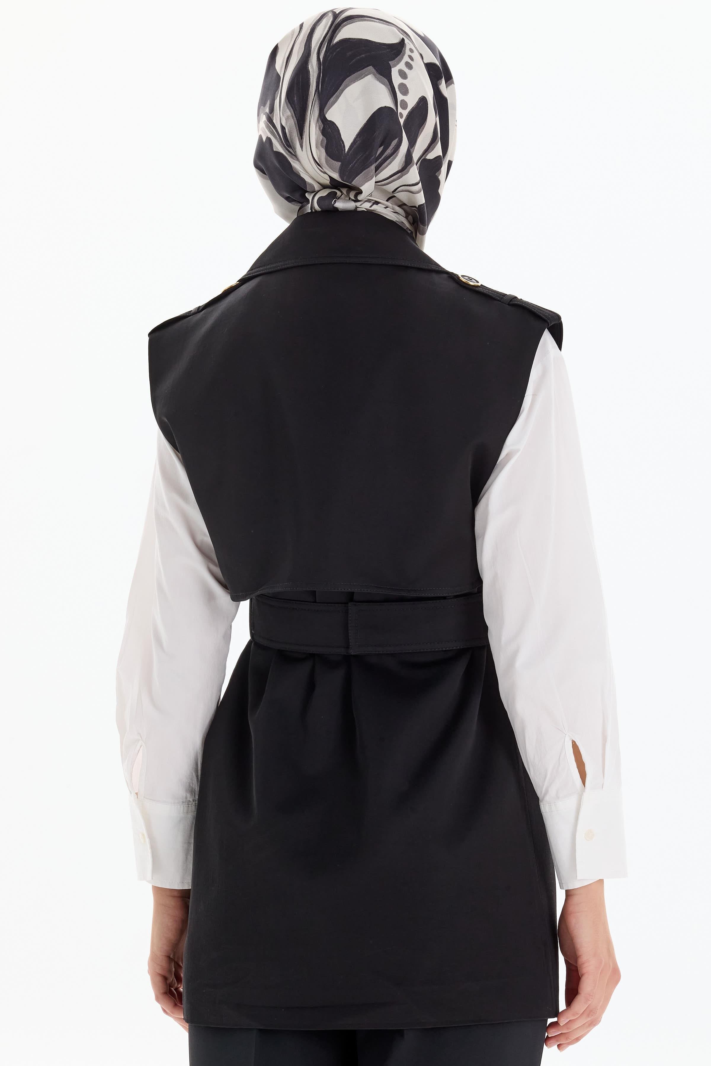 Rüzgarlık Detaylı Kruvaze Yelek - Siyah TUGBA