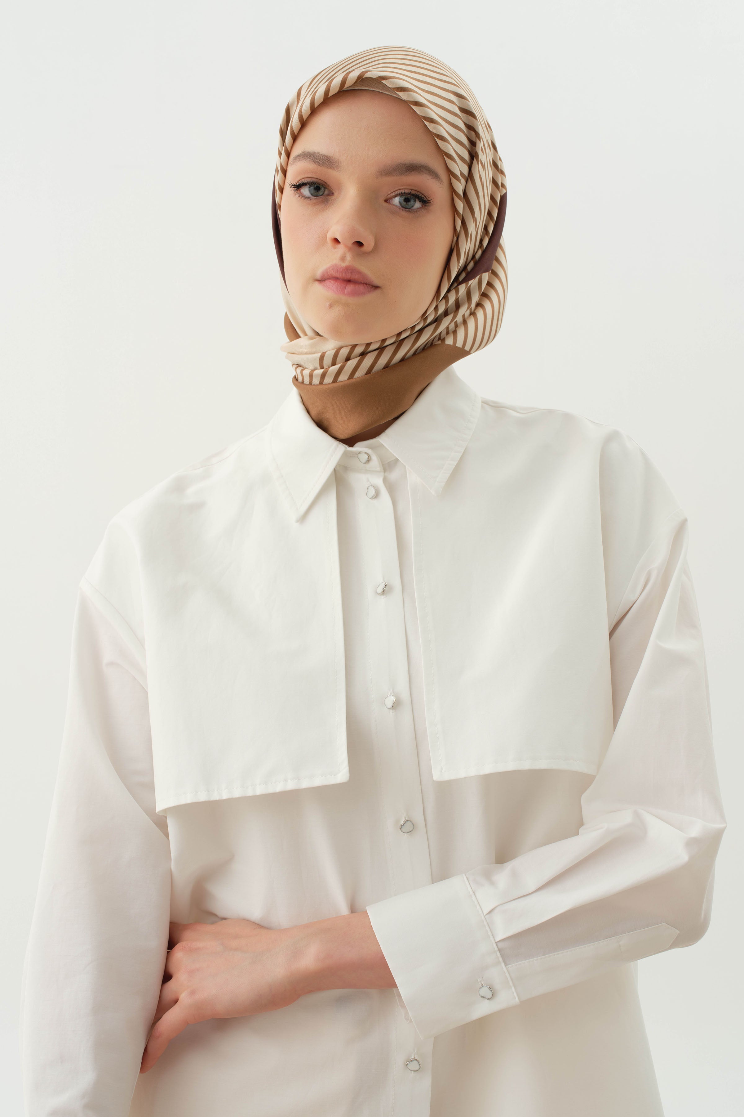 Rüzgarlıklı Gömlek - Ekru TUGBA