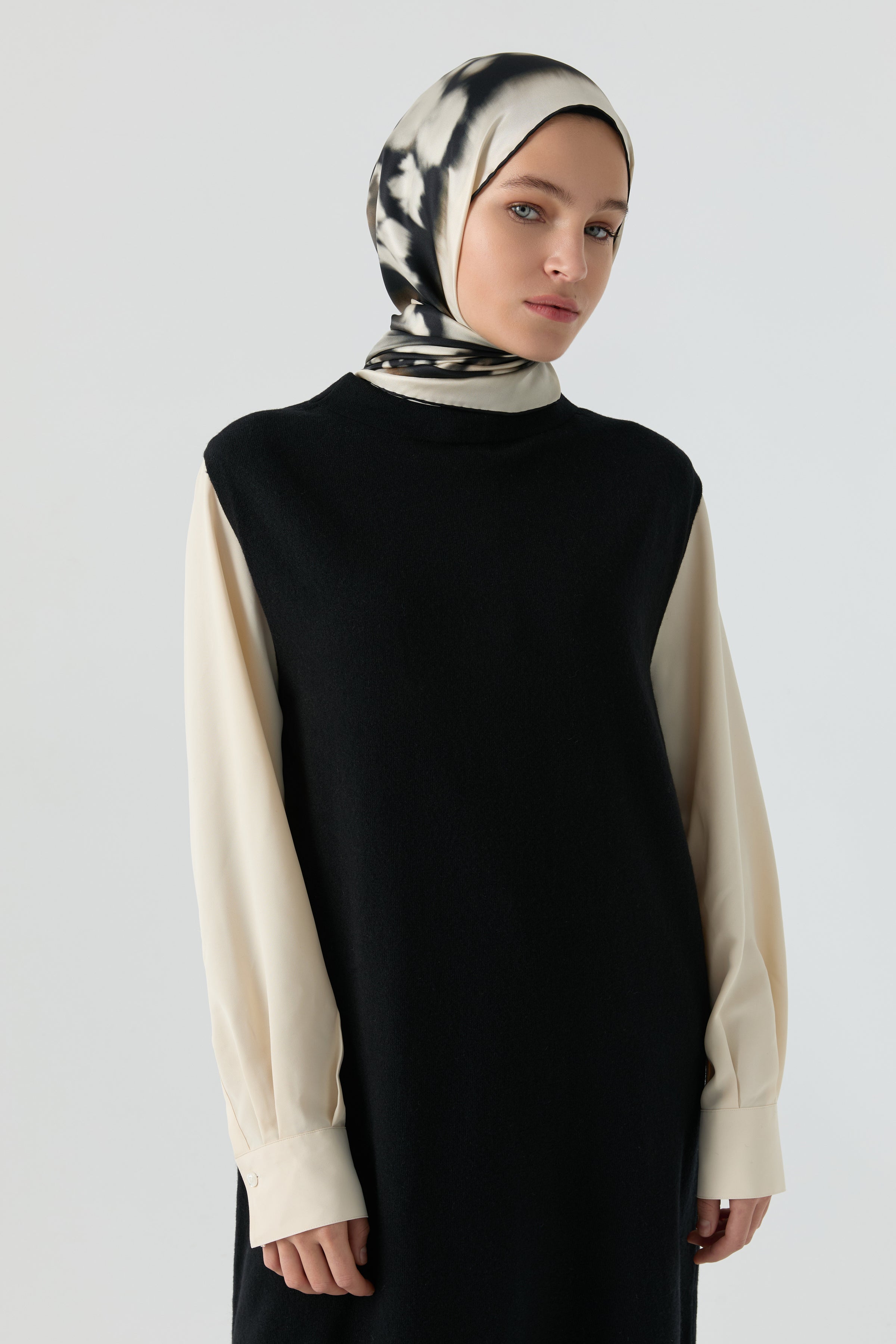 Hakim Yaka Süveter - Siyah TUGBA